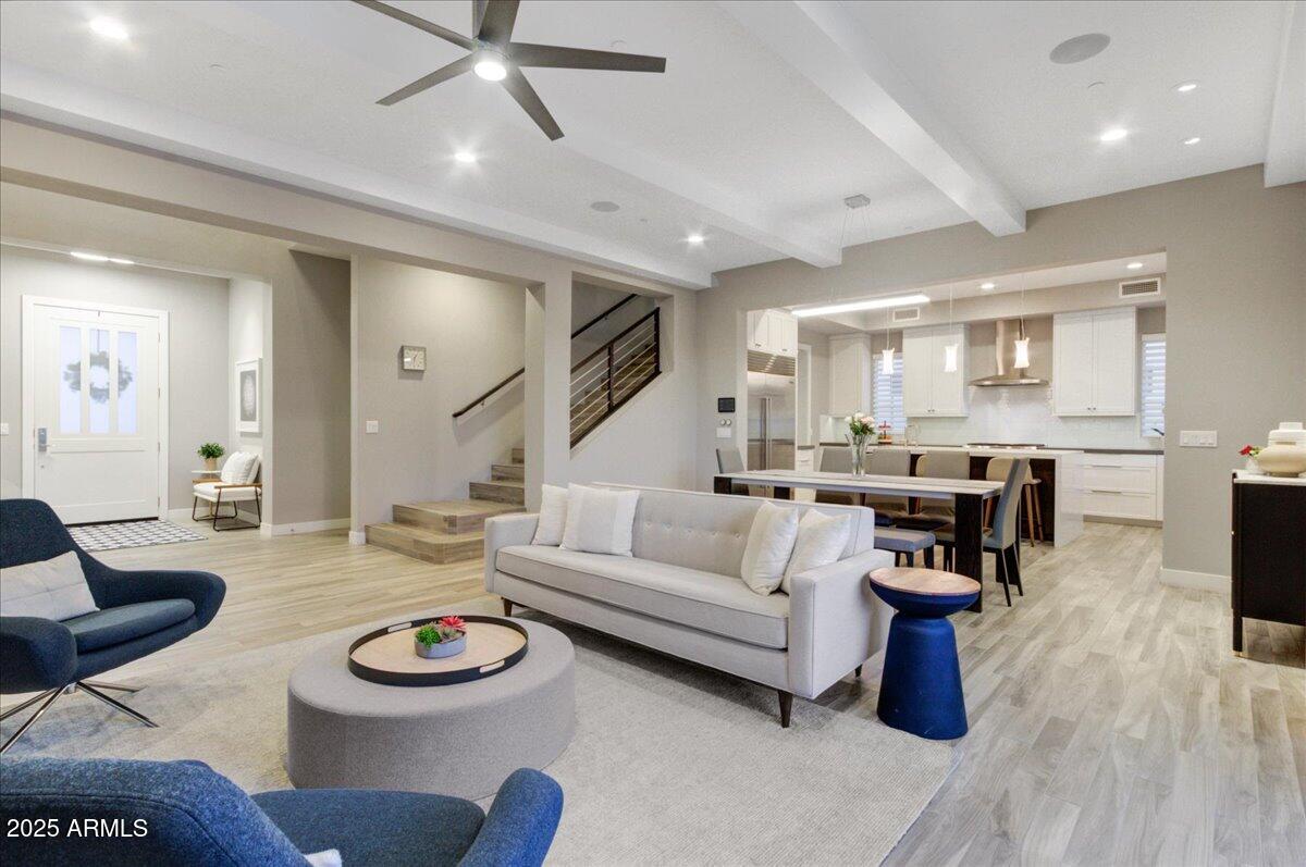 9467 E ROCKWOOD Drive