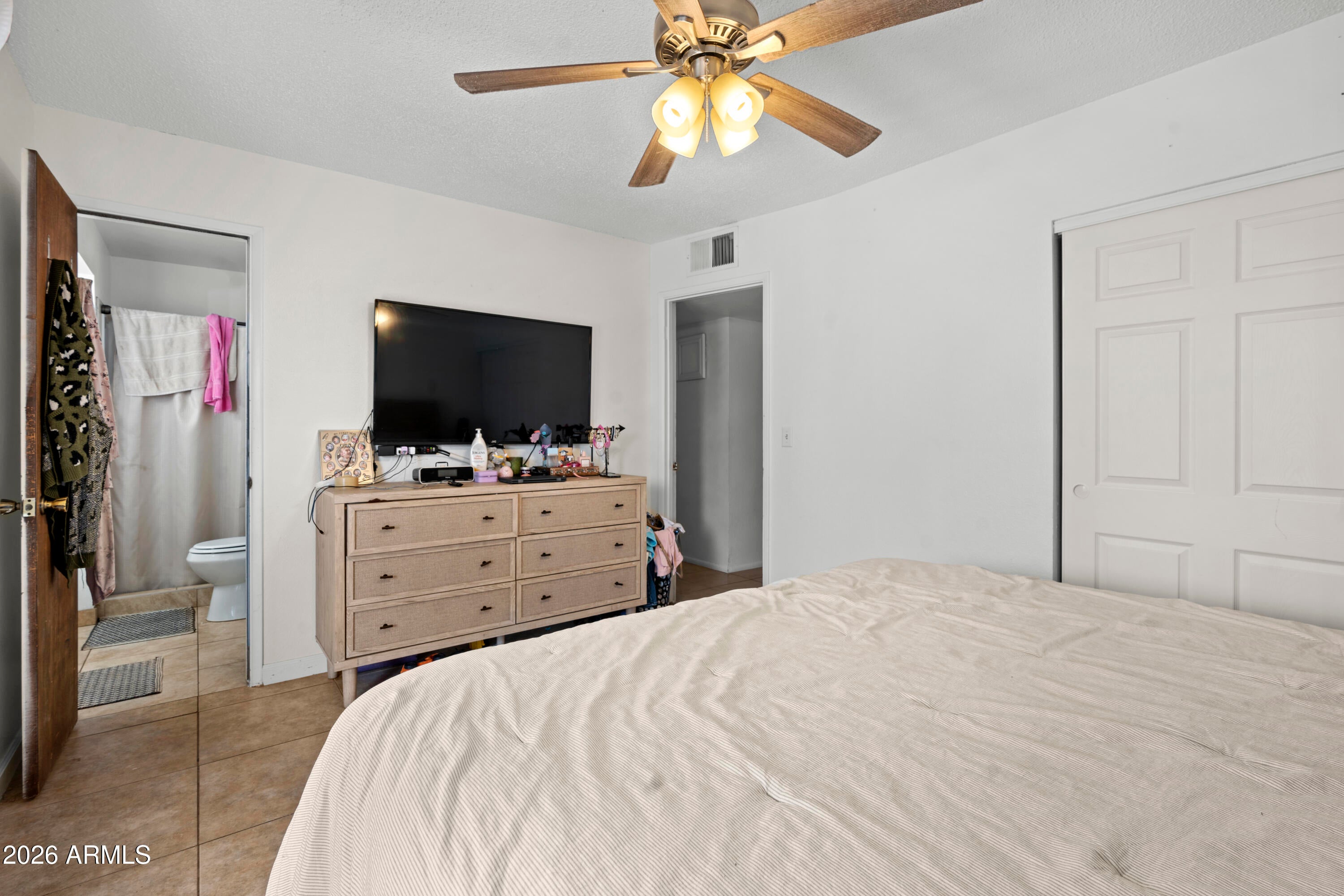 3401 W LAUREL Lane