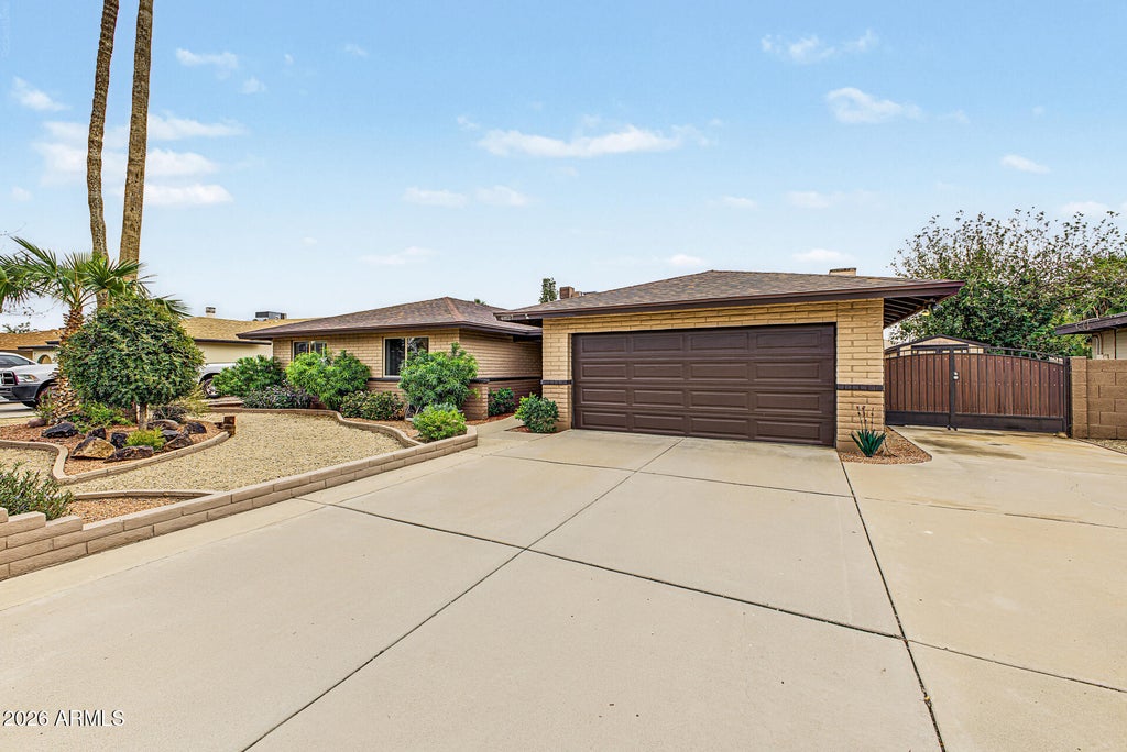 Photo of 4827 W Las Palmaritas Drive, Glendale, AZ 85302 (MLS # 7093289)