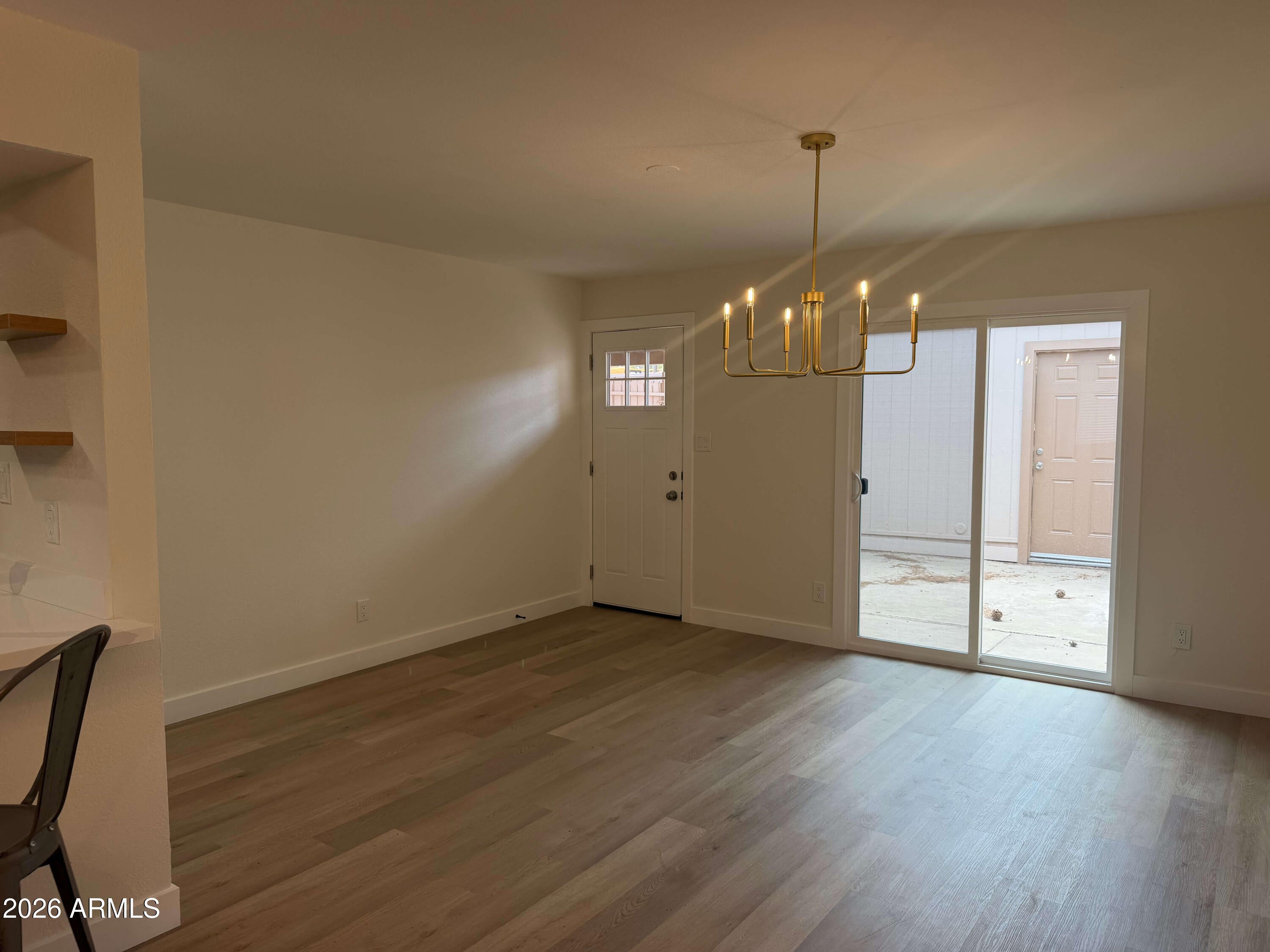 943 N Revere --