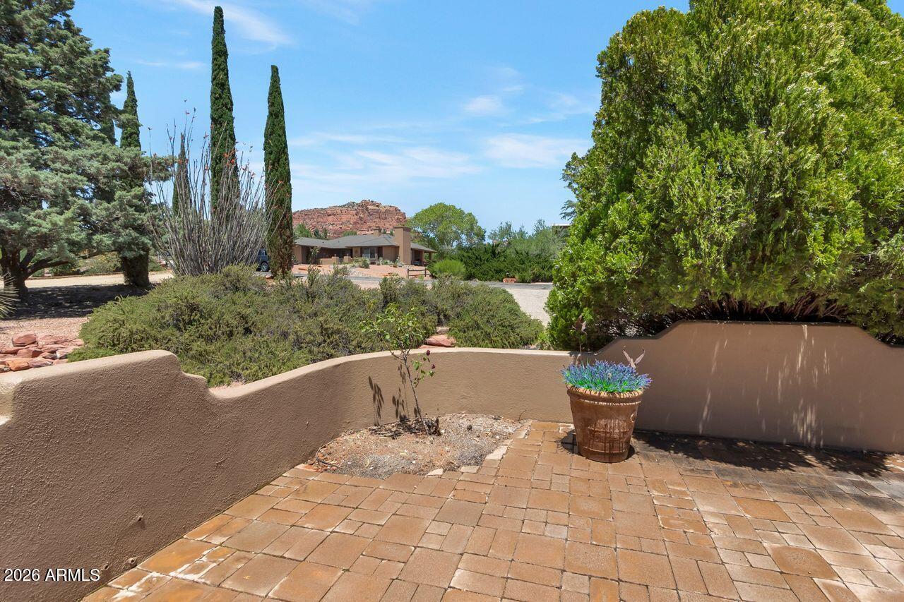76 E TONTO Drive
