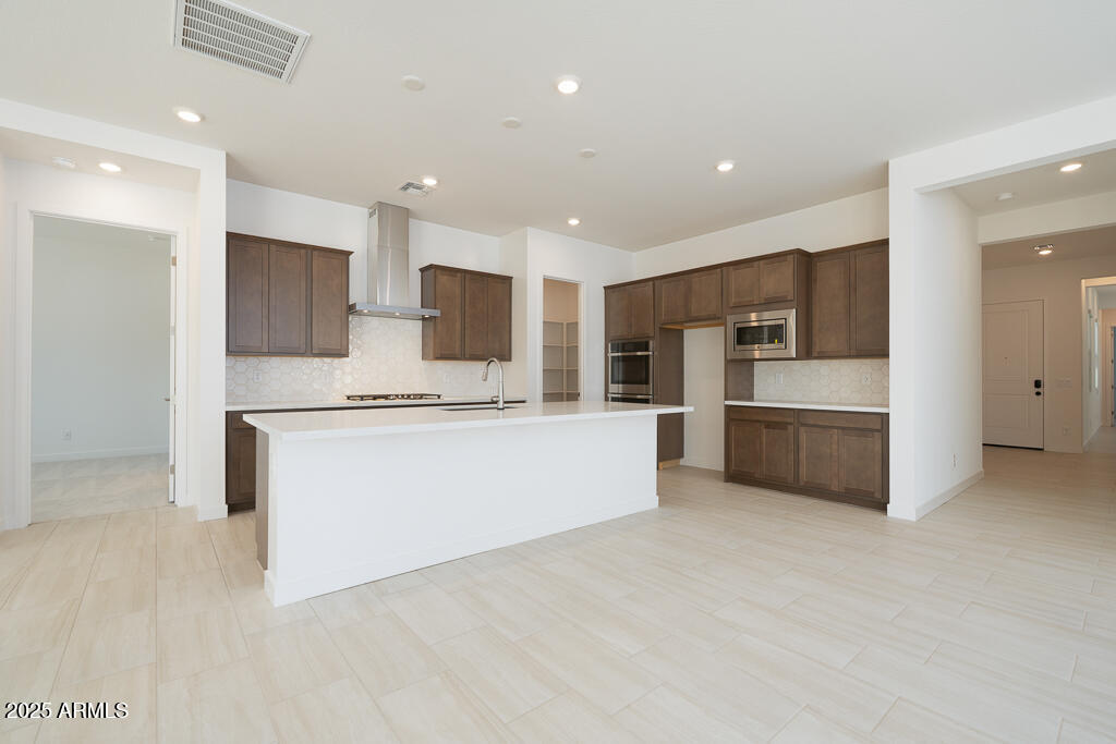 40129 N Alameda Drive