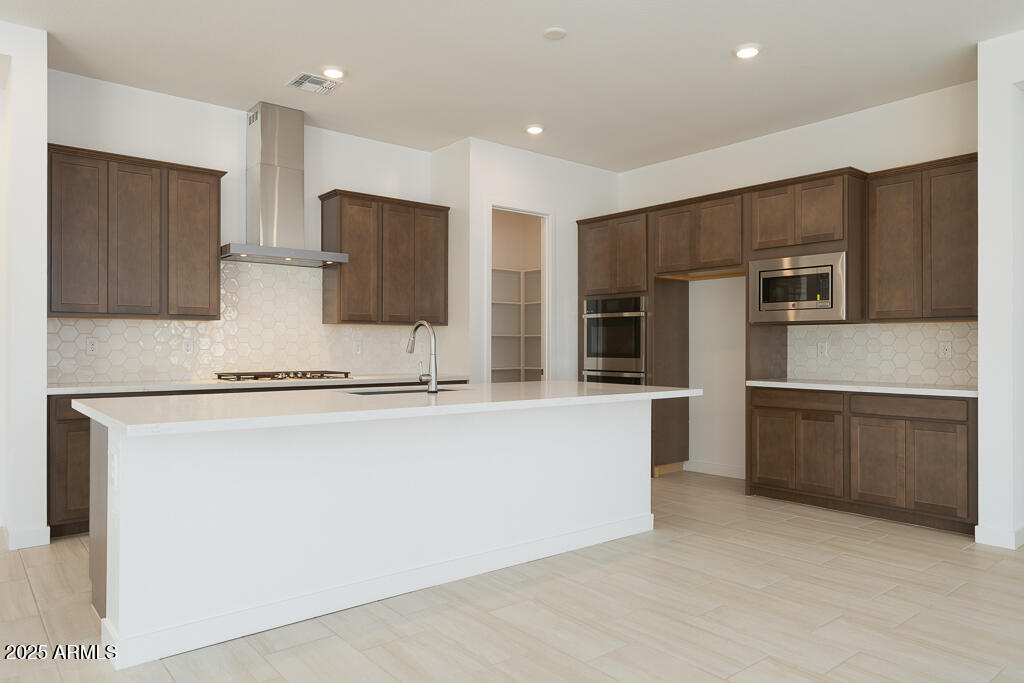 40129 N Alameda Drive