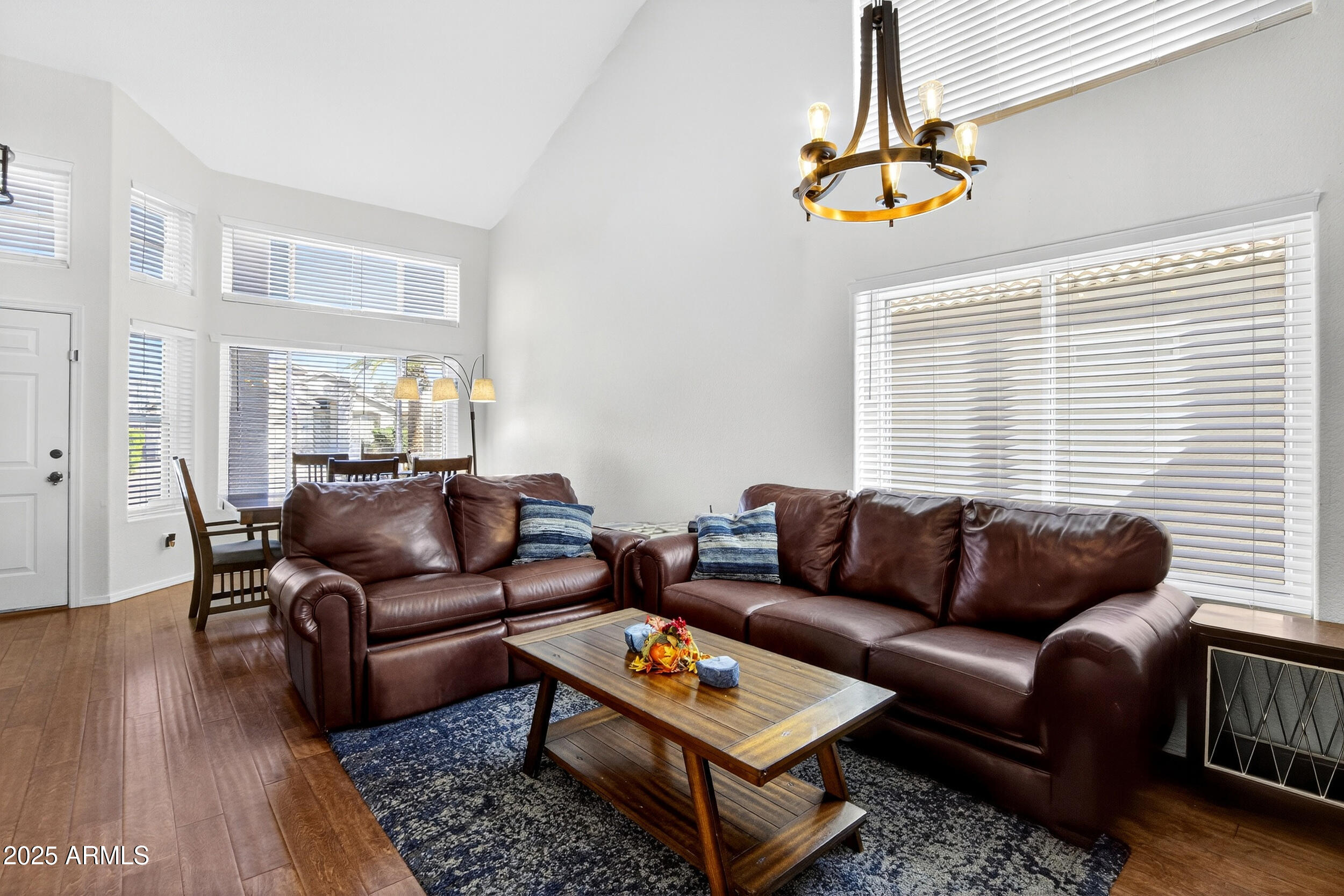 5151 W GLENVIEW Place