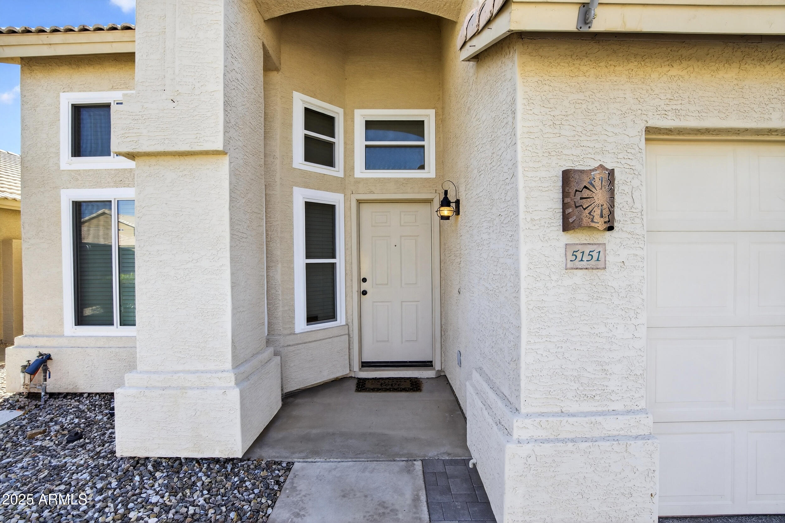 5151 W GLENVIEW Place