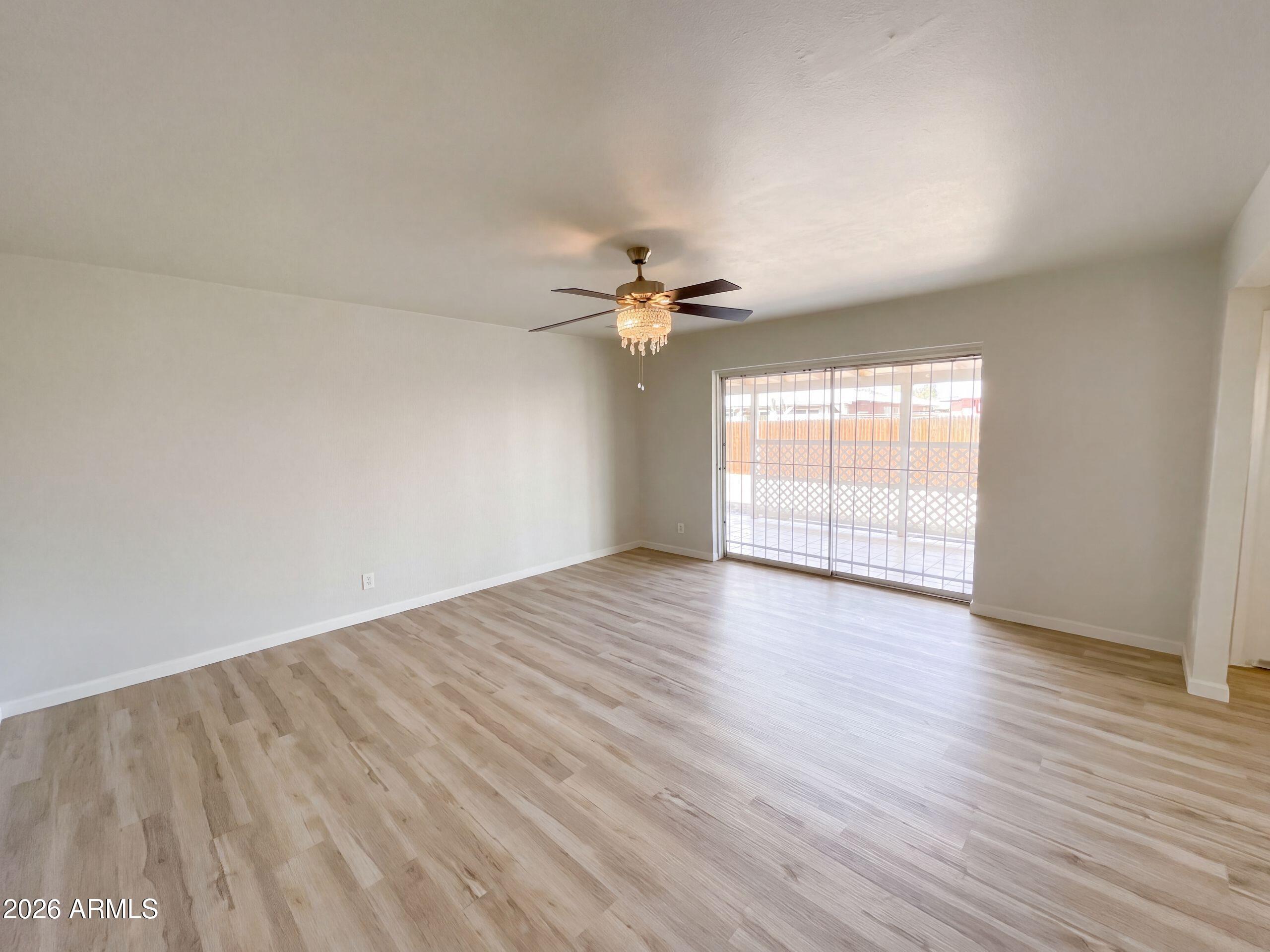 3544 W SIERRA VISTA Drive