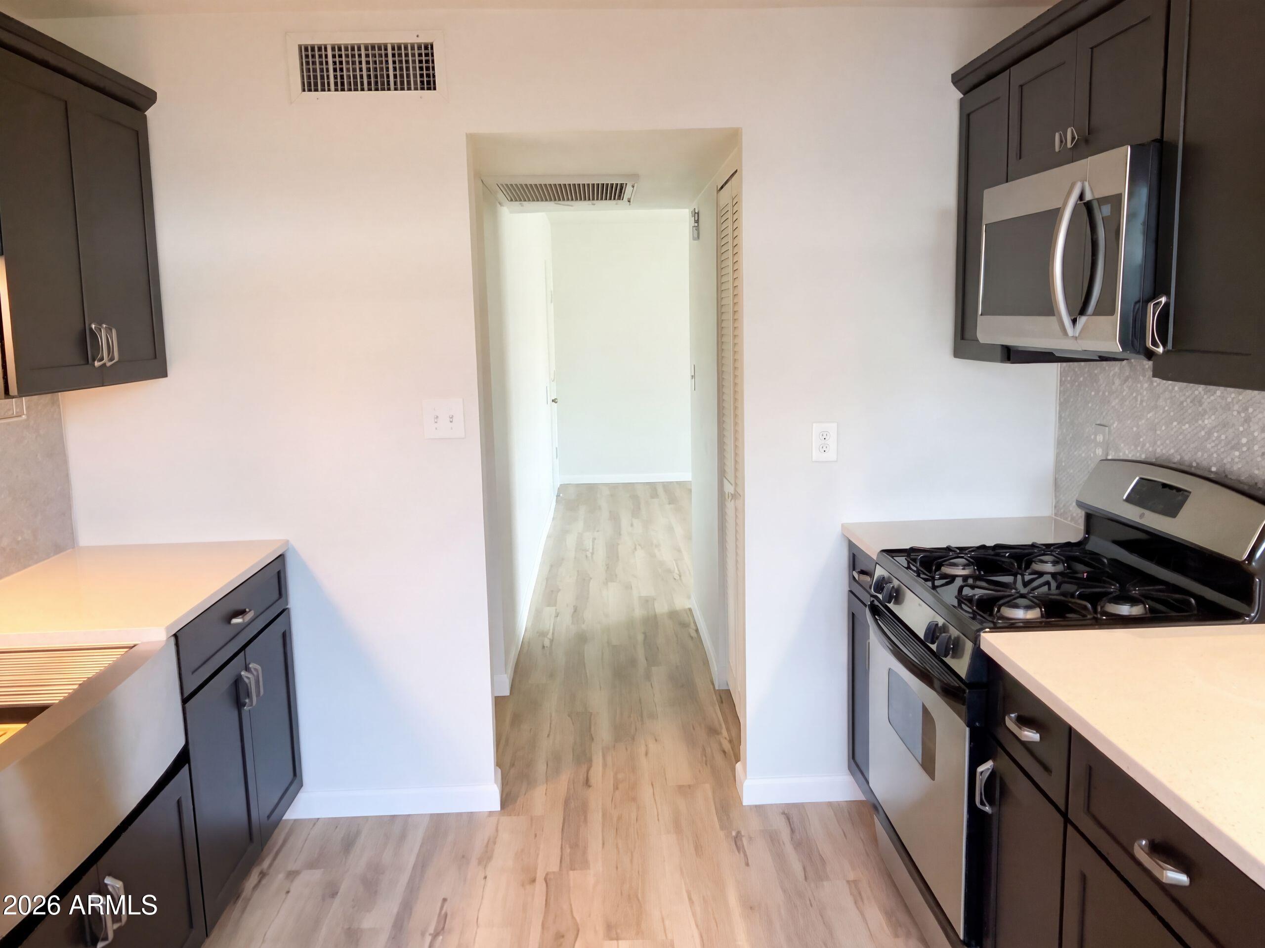 3544 W SIERRA VISTA Drive