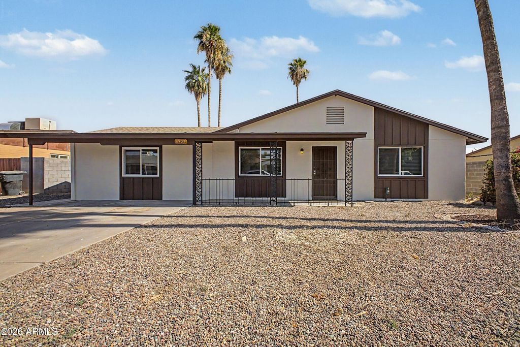 Photo of 6907 W Palo Verde Drive, Glendale, AZ 85303 (MLS # 7032684)