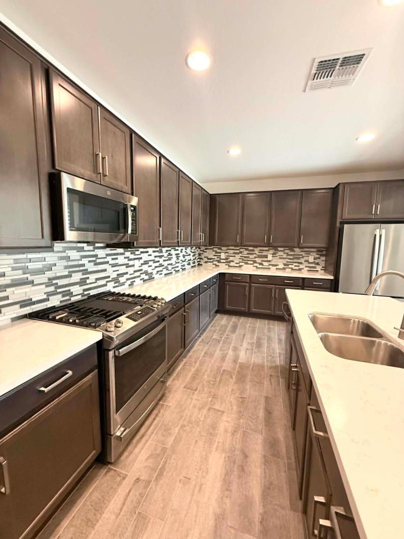 22995 E Calle Luna