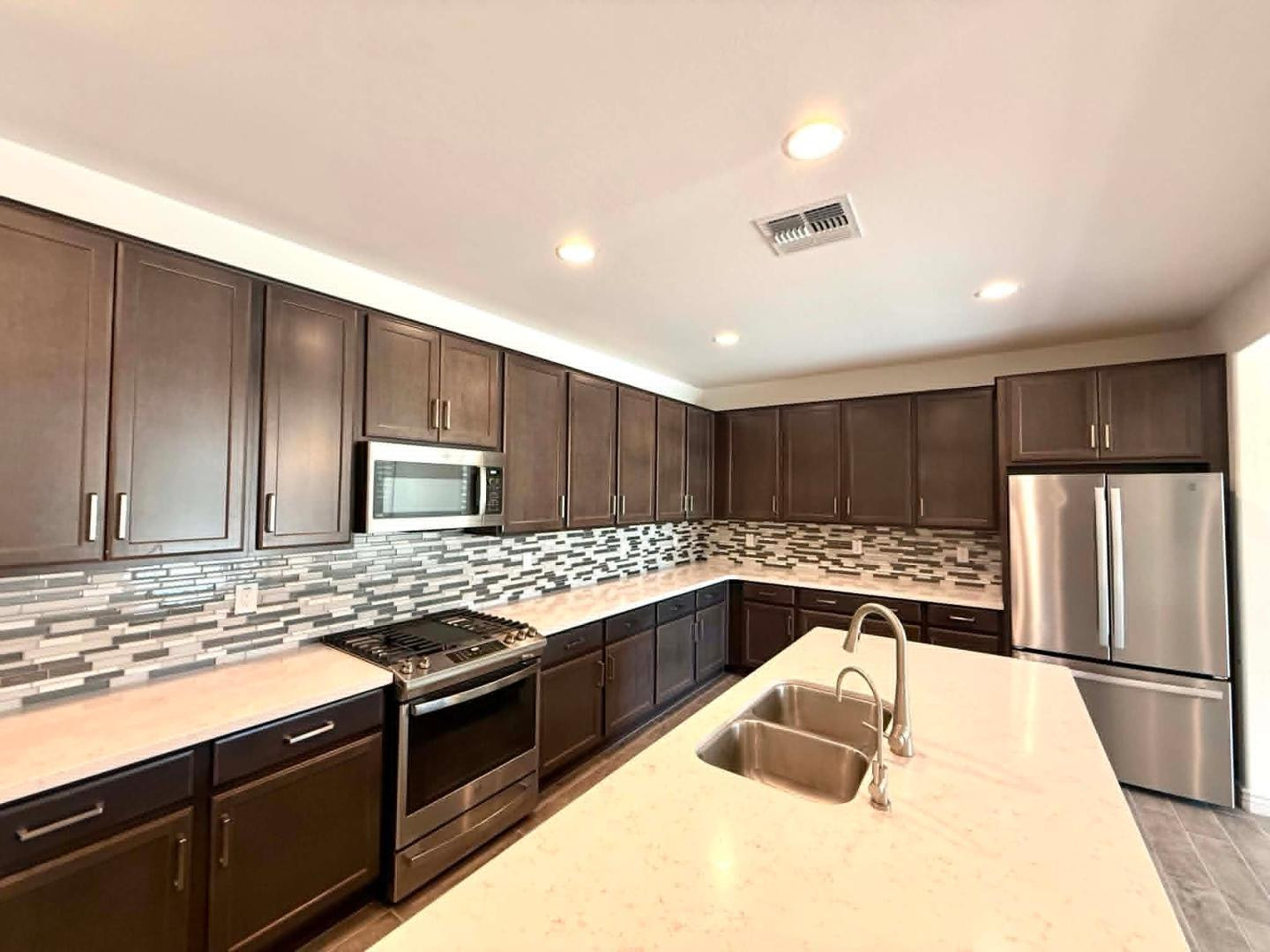22995 E Calle Luna