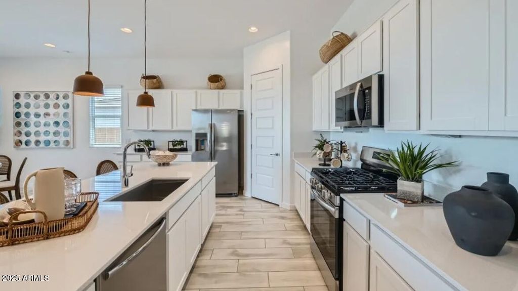 Photo of 10052 S Dutchman Drive, Apache Junction, AZ 85120 (MLS # 6927814)
