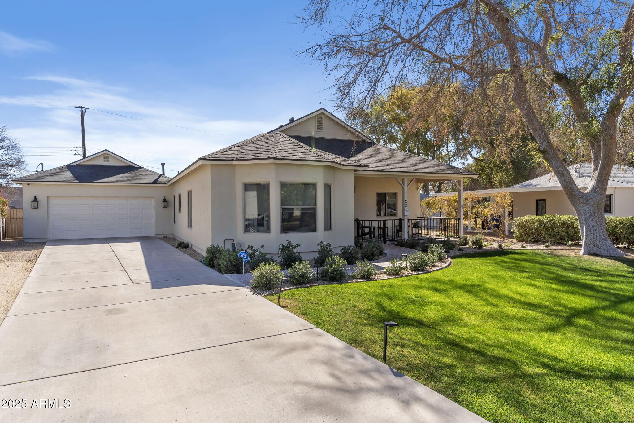 1123 E FERN Drive S South