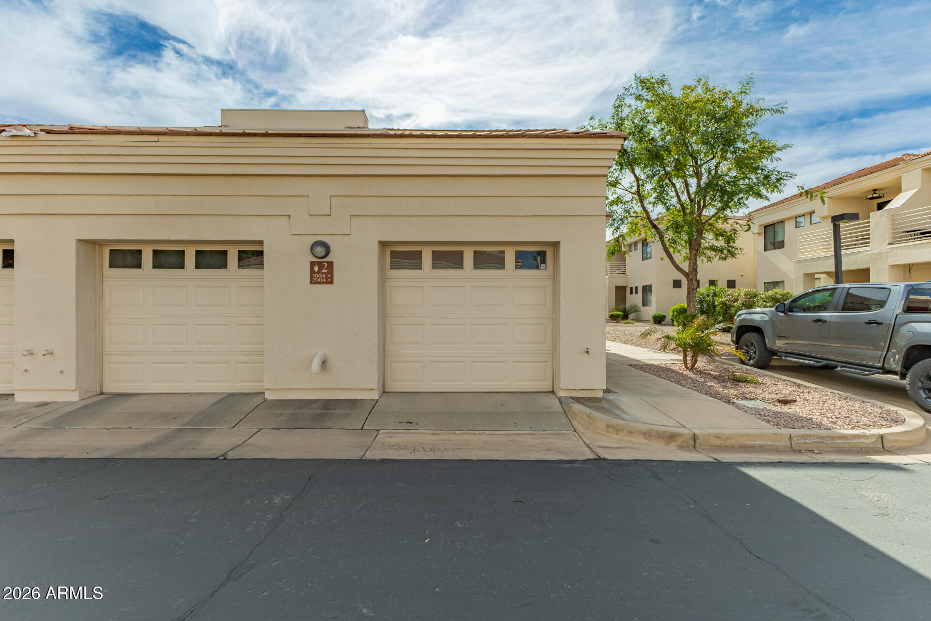 8270 N HAYDEN Road 2004