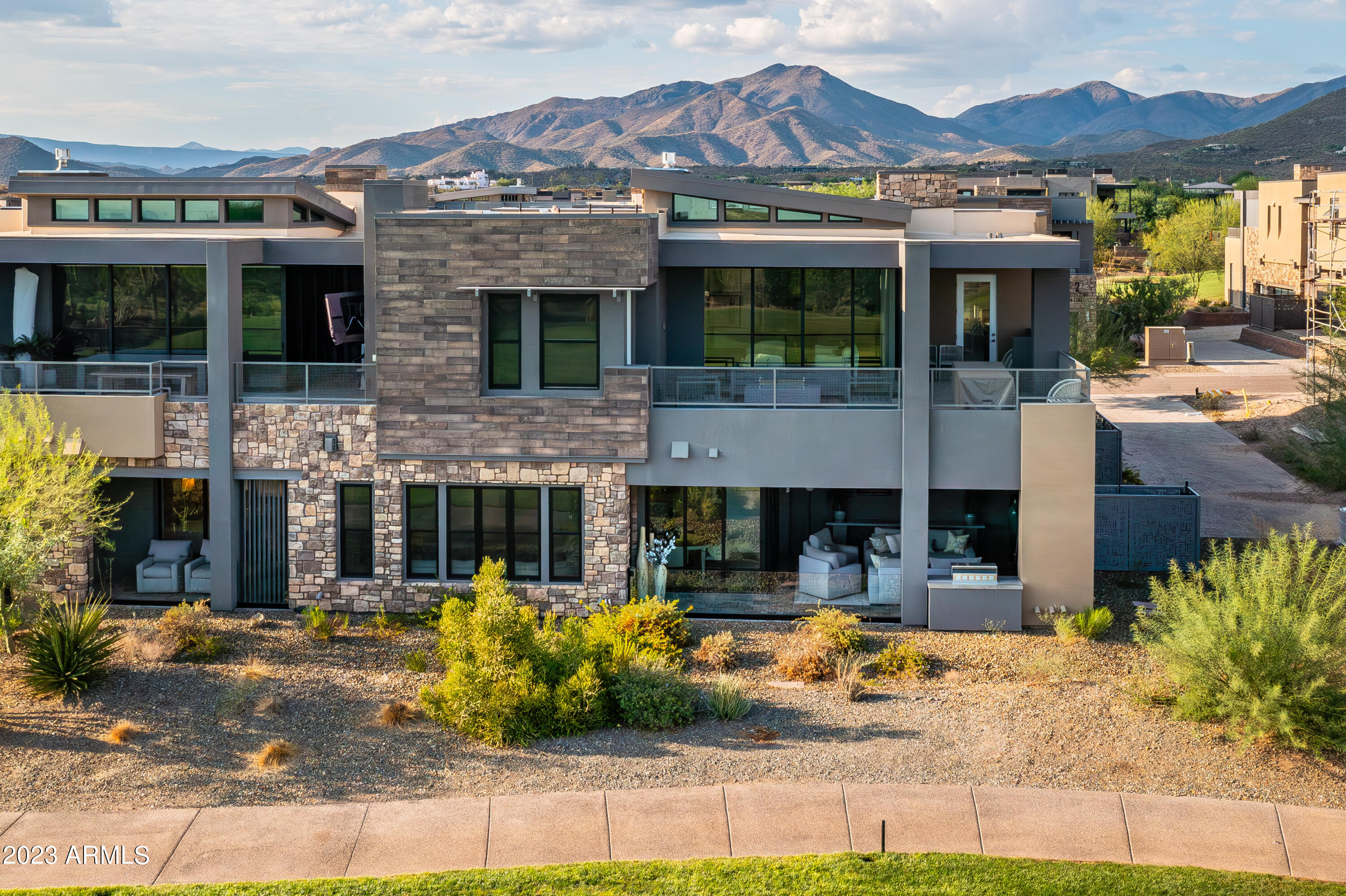 37200 N CAVE CREEK Road 1122