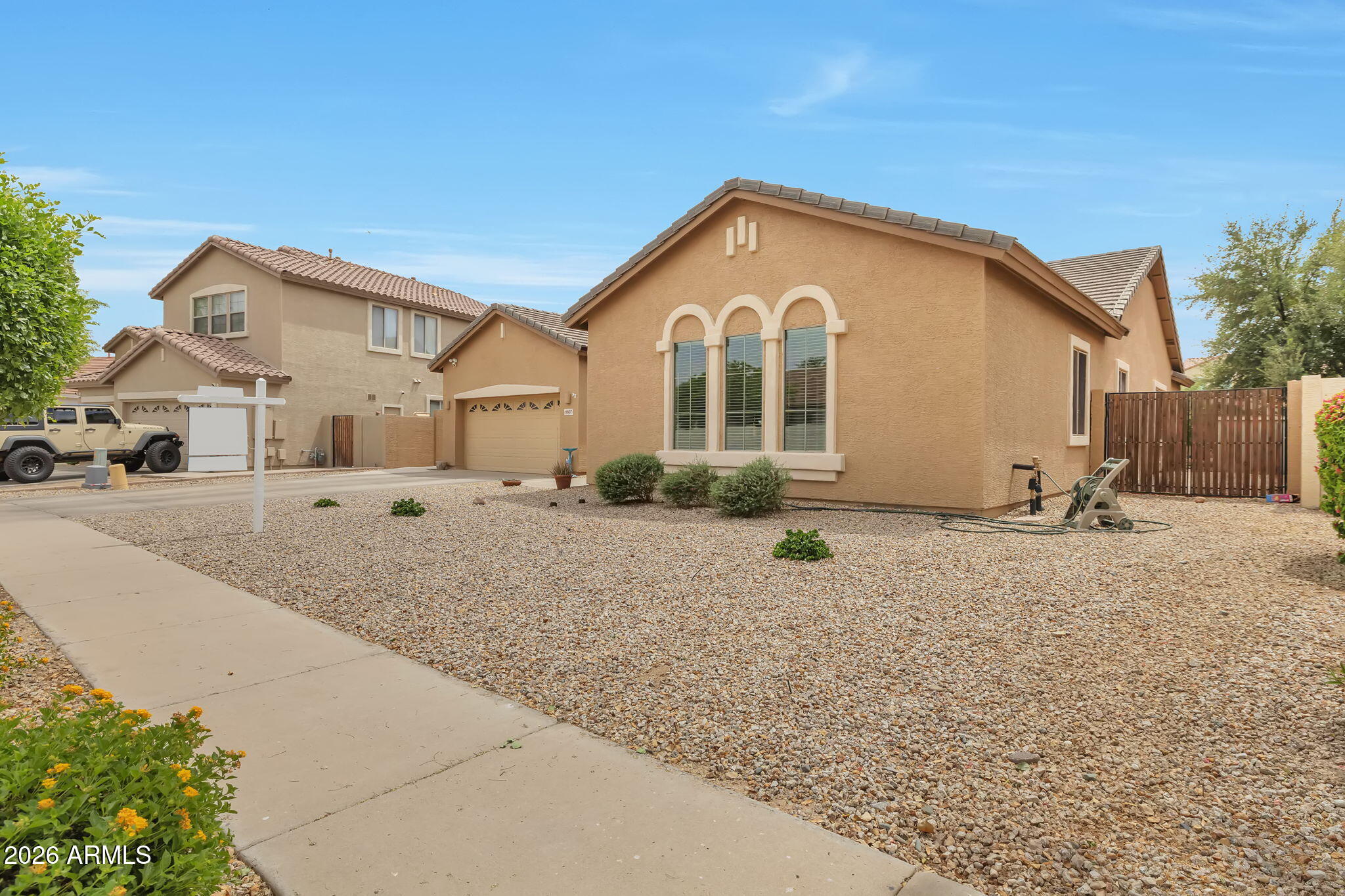 8807 W CAROLE Lane