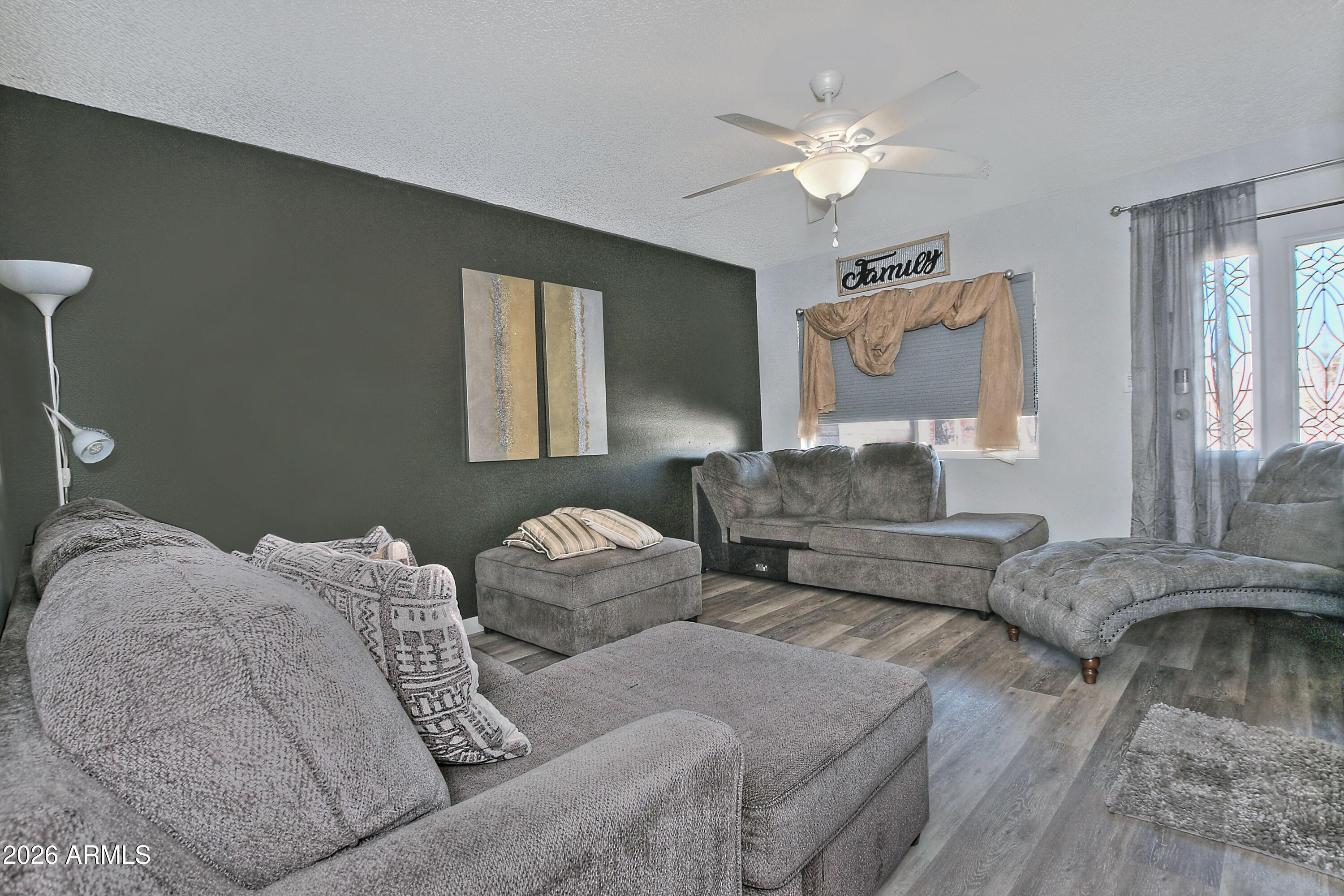 125 W CHOLLA Street