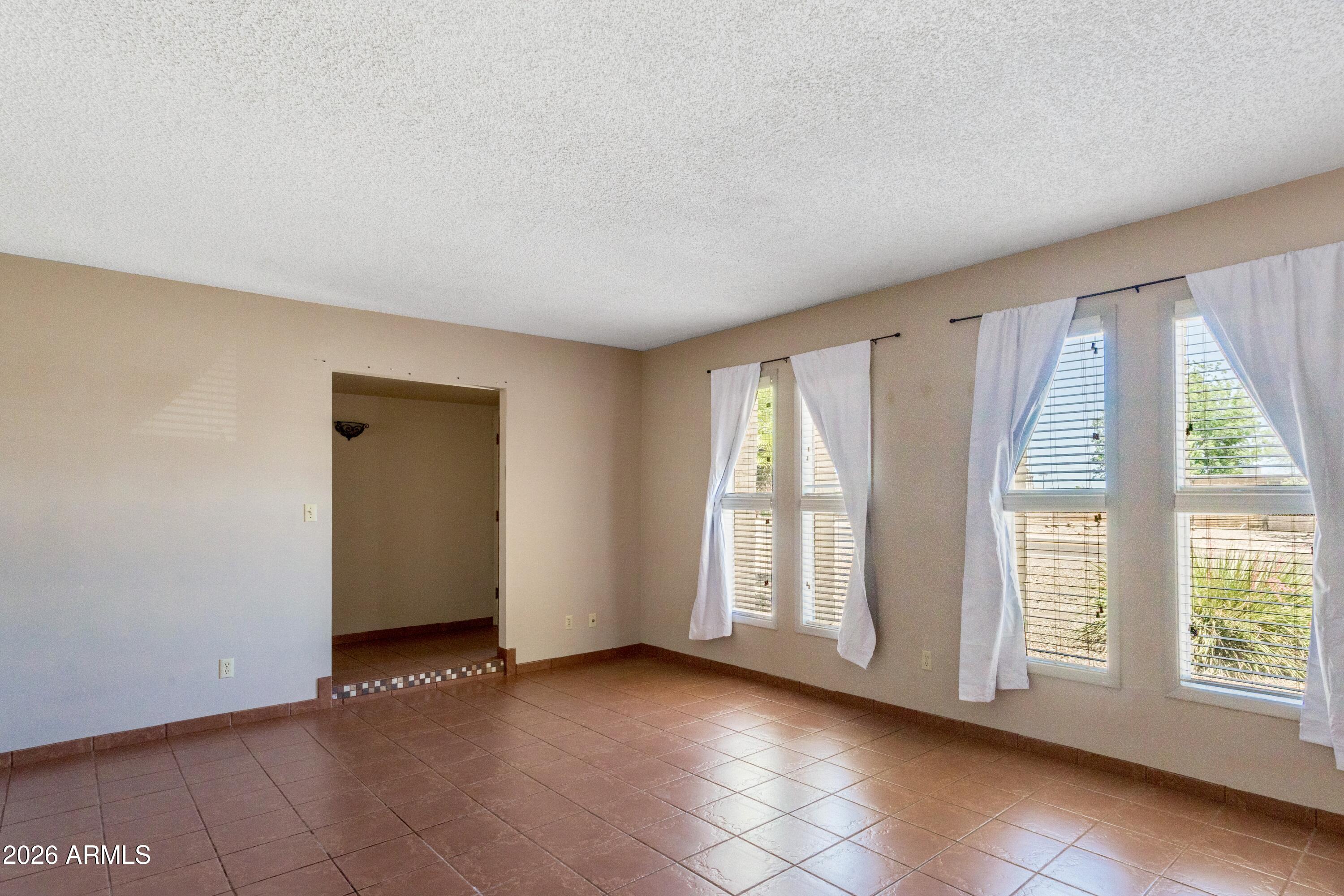 2064 GOLF LINKS Road