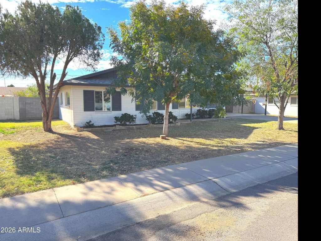Photo of 2425 W Shady Glen Avenue, Phoenix, AZ 85023 (MLS # 6975666)