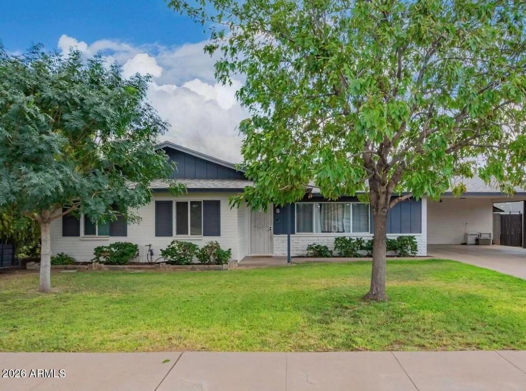 Photo of 2425 W Shady Glen Avenue, Phoenix, AZ 85023 (MLS # 6975666)