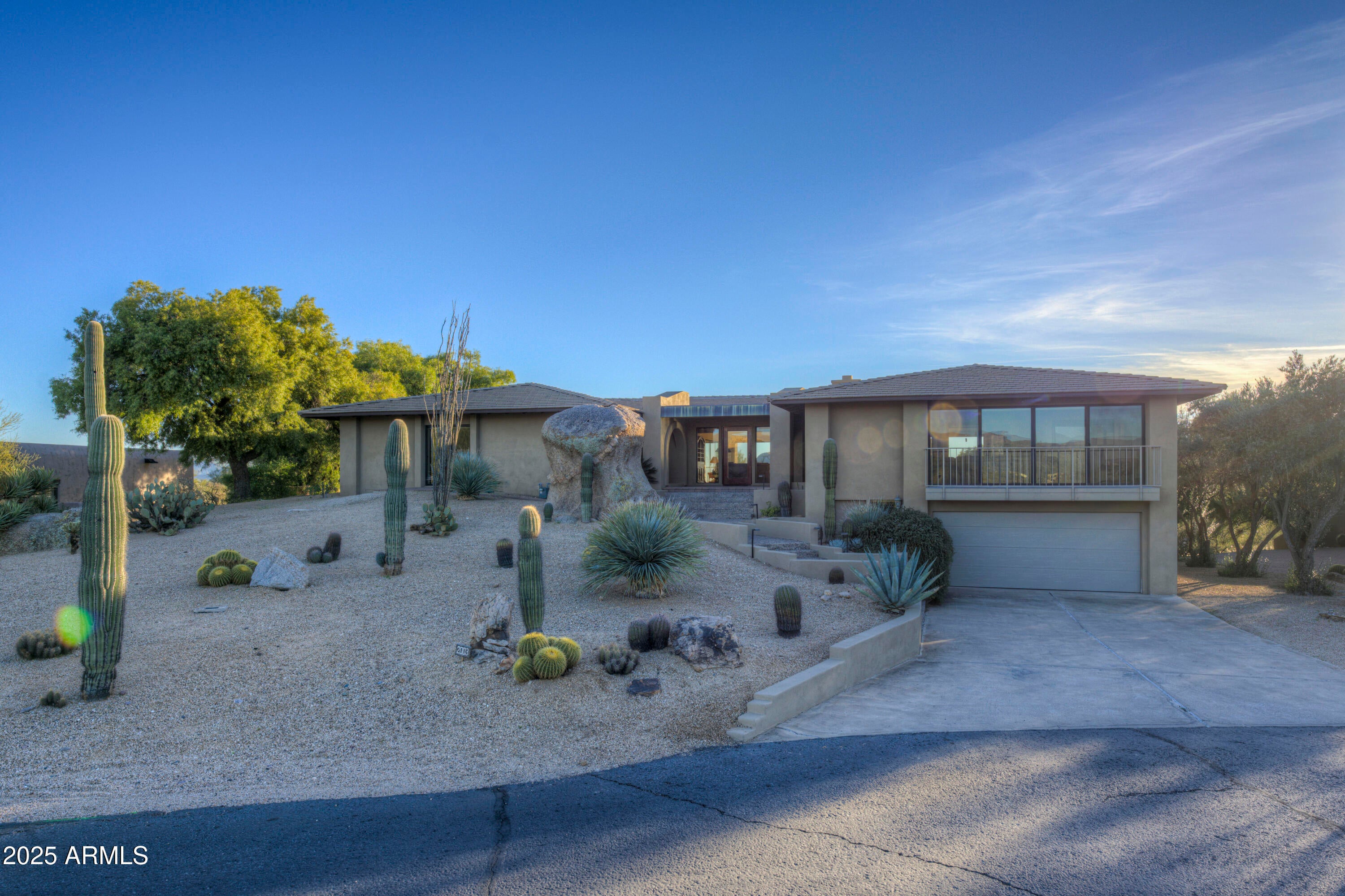 2003 E SMOKETREE Drive