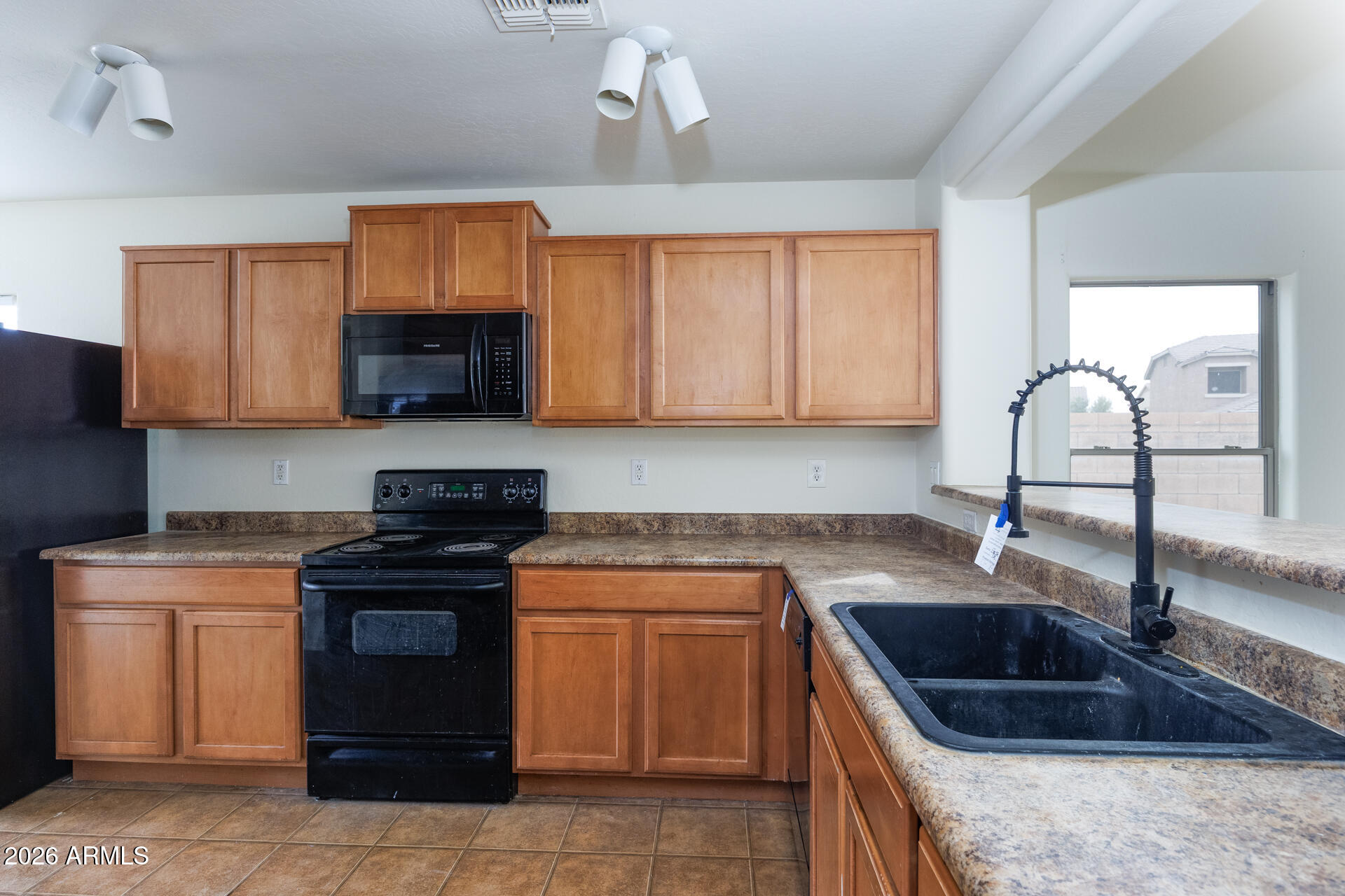 43909 W ARIZONA Avenue