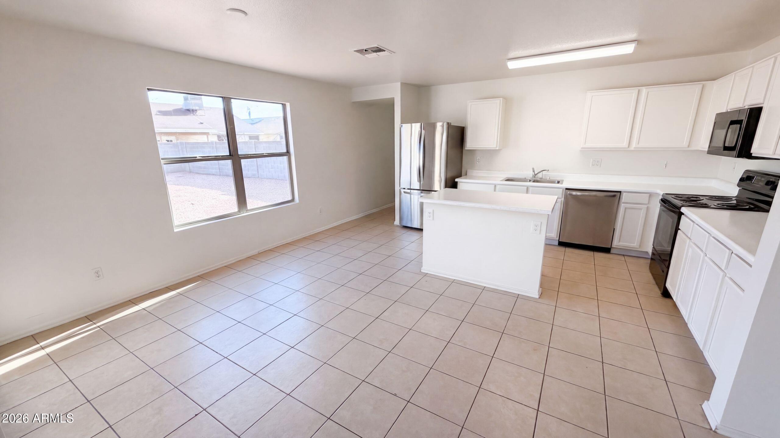 11517 W LARKSPUR Drive