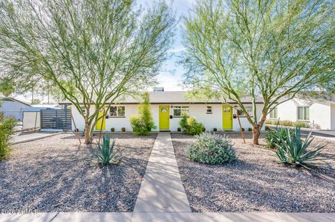 Photo of 1225 E Campbell Avenue, Phoenix, AZ 85014 (MLS # 6987958)