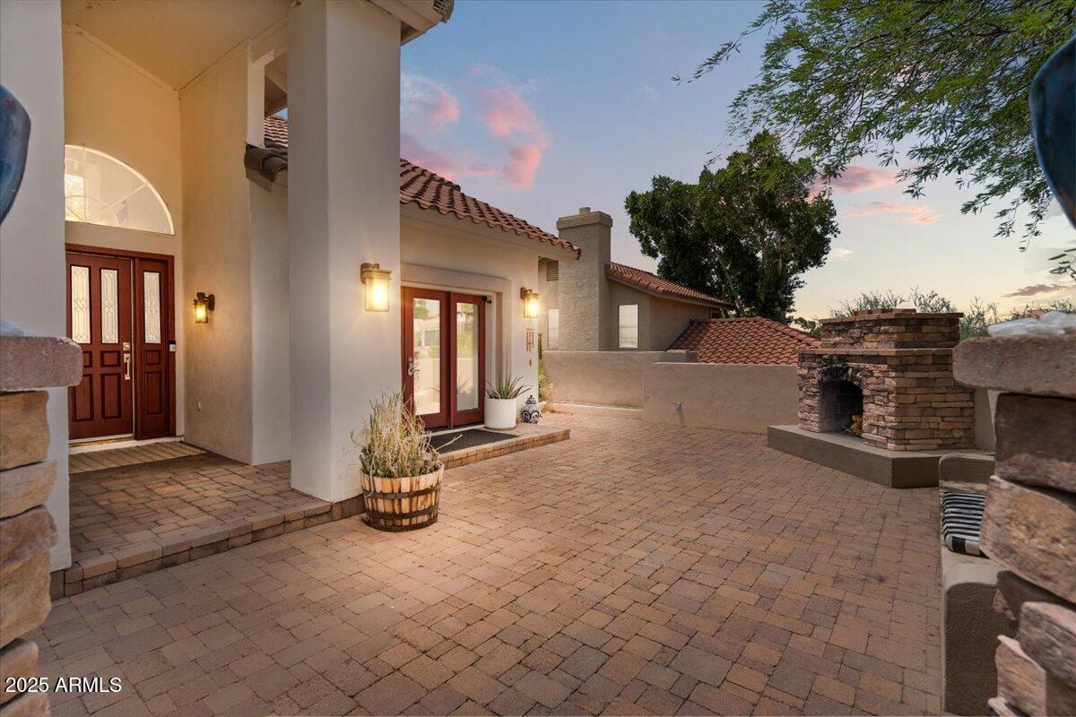 1221 E CLAIRE Drive