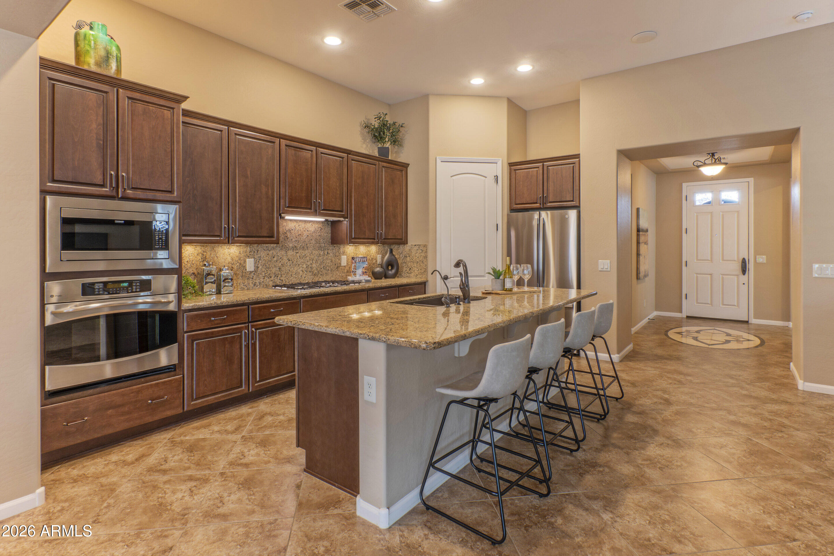 16724 W HOLLY Street