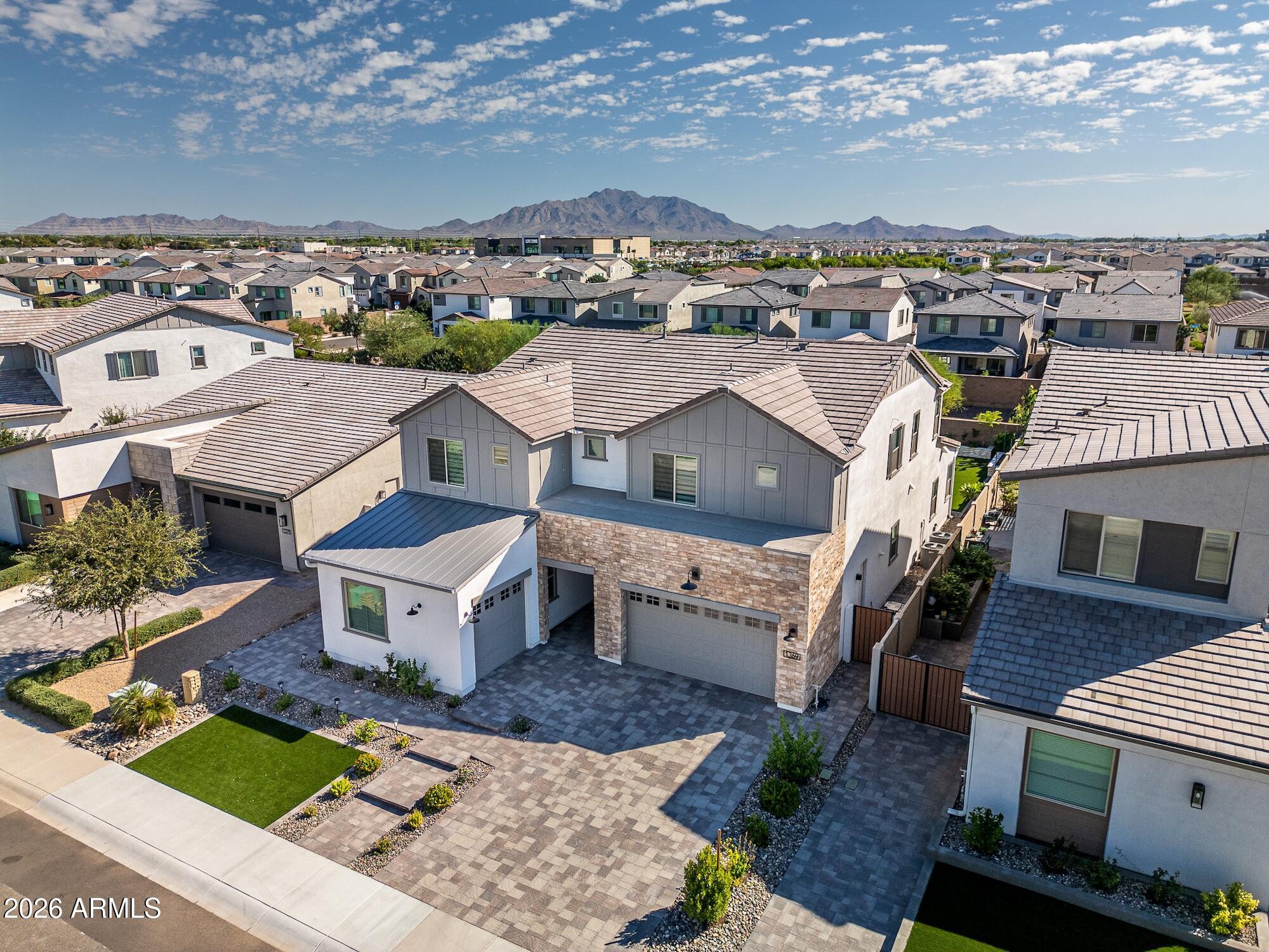 1369 E NARROWLEAF Drive