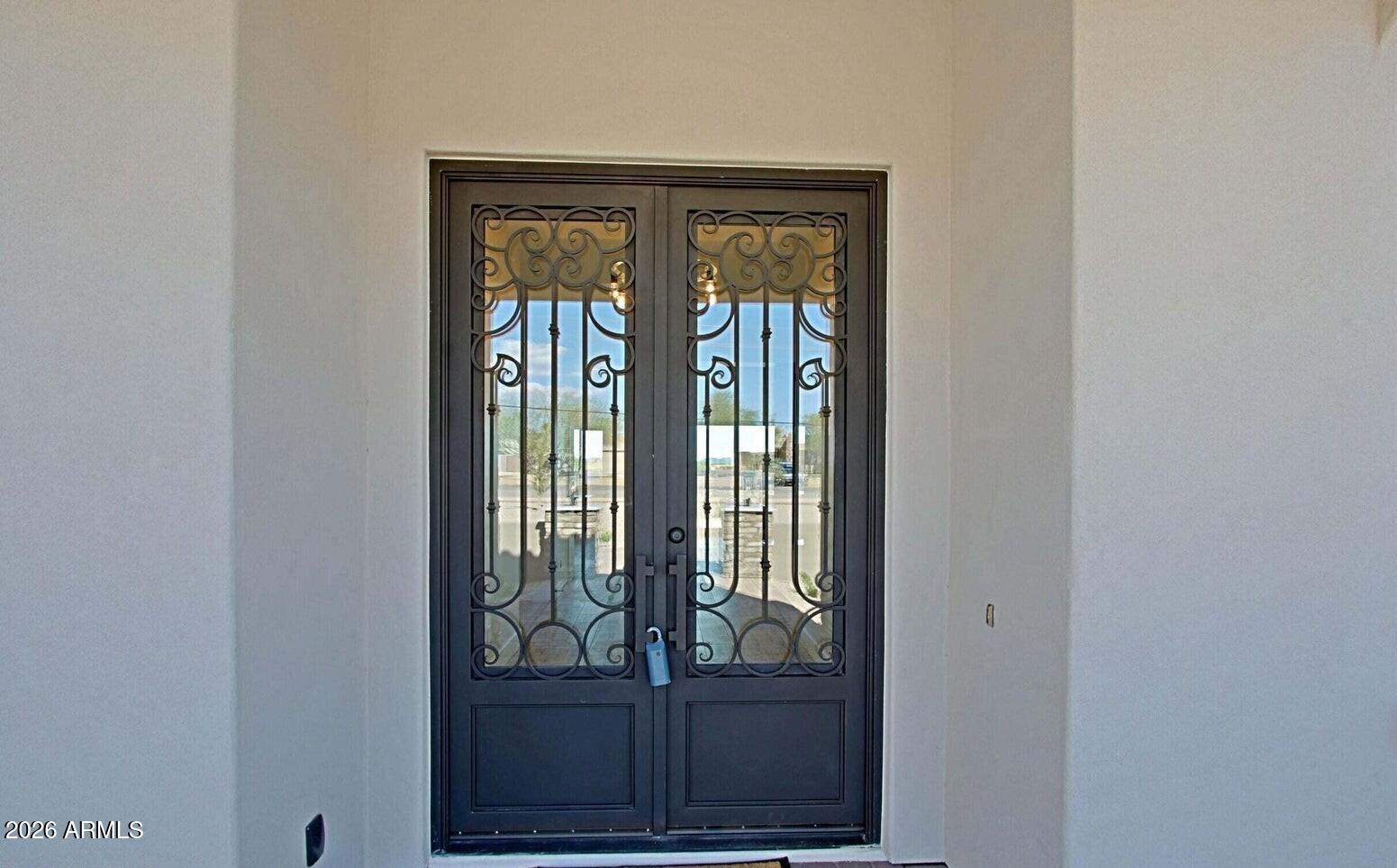 19 E DESERT HILLS Drive