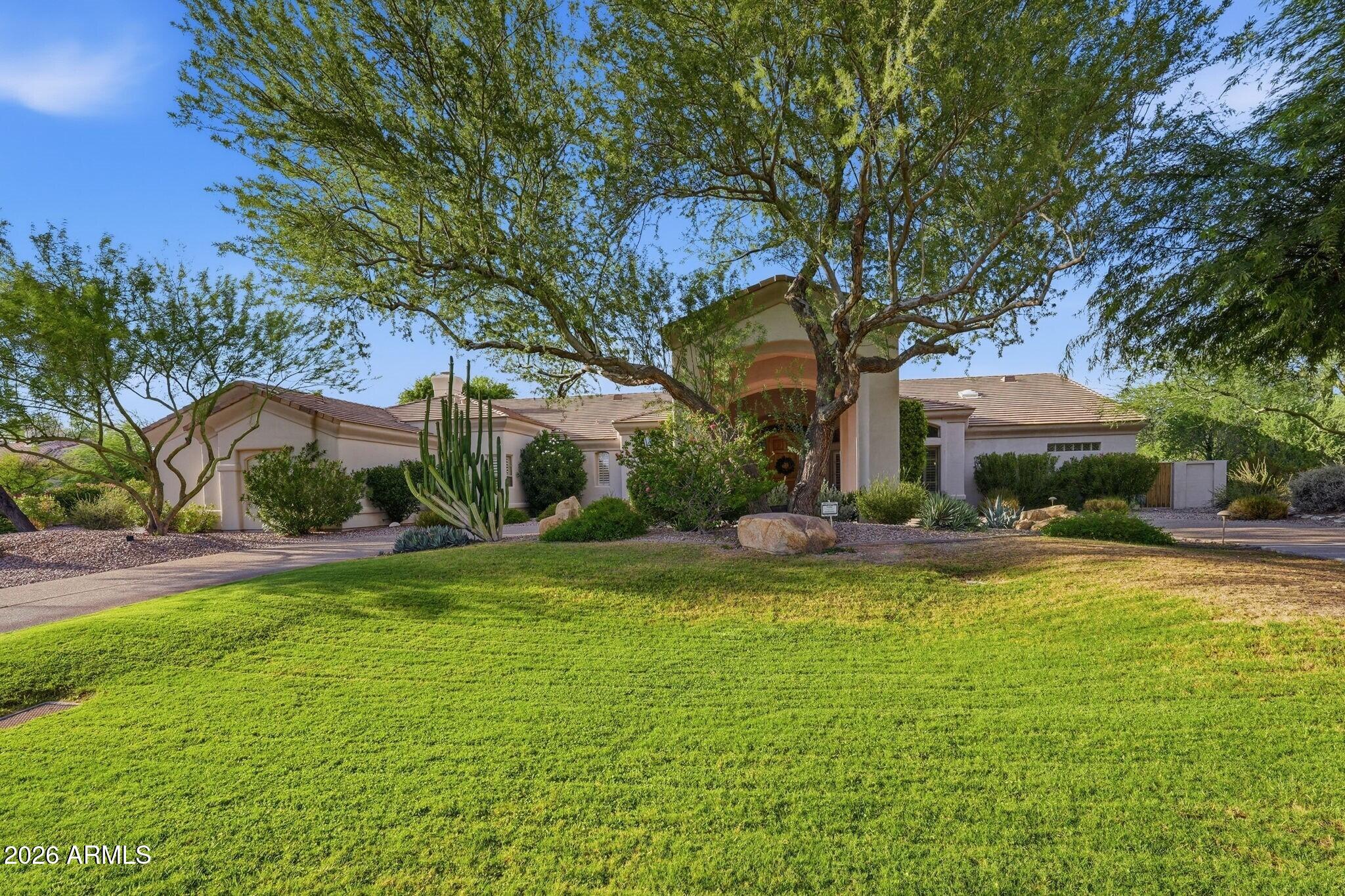 3460 E RANCHO Drive