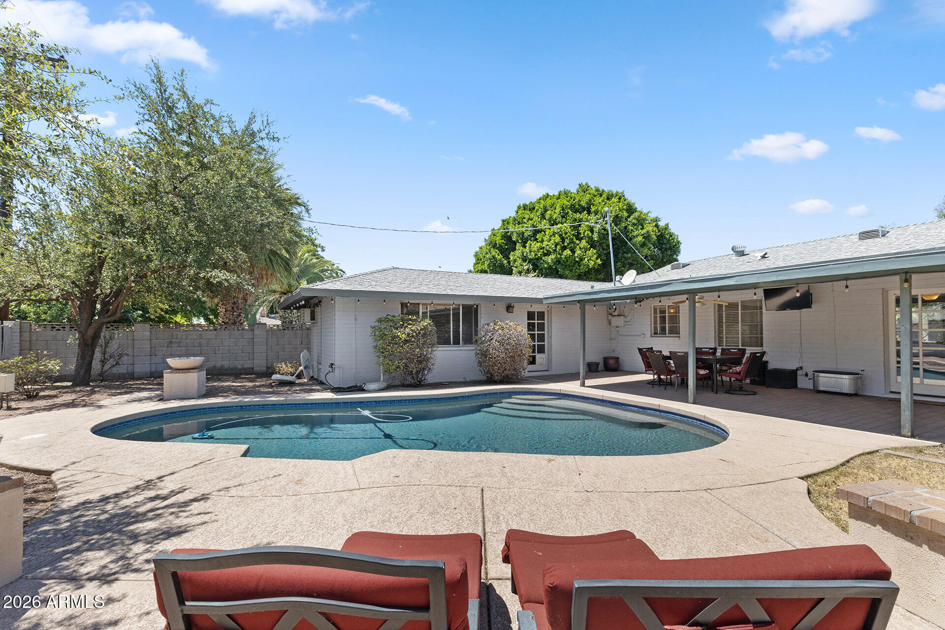 317 E GRISWOLD Road