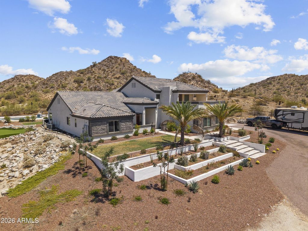 Photo of 3120 W Hooper Trail, San Tan Valley, AZ 85144 (MLS # 7014058)