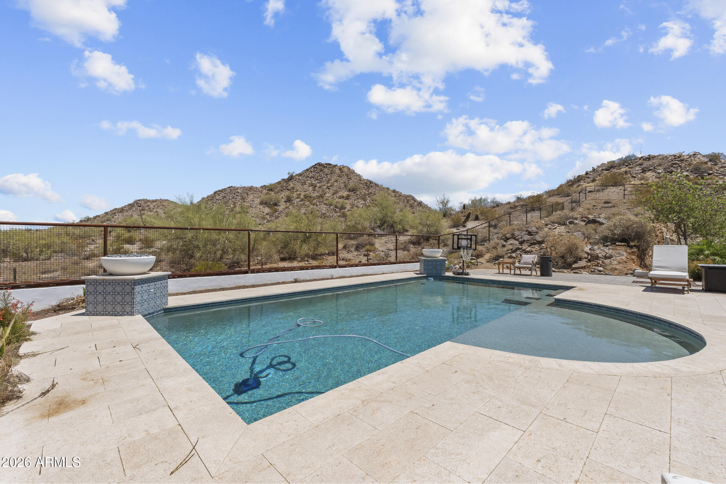 3120 W HOOPER Trail