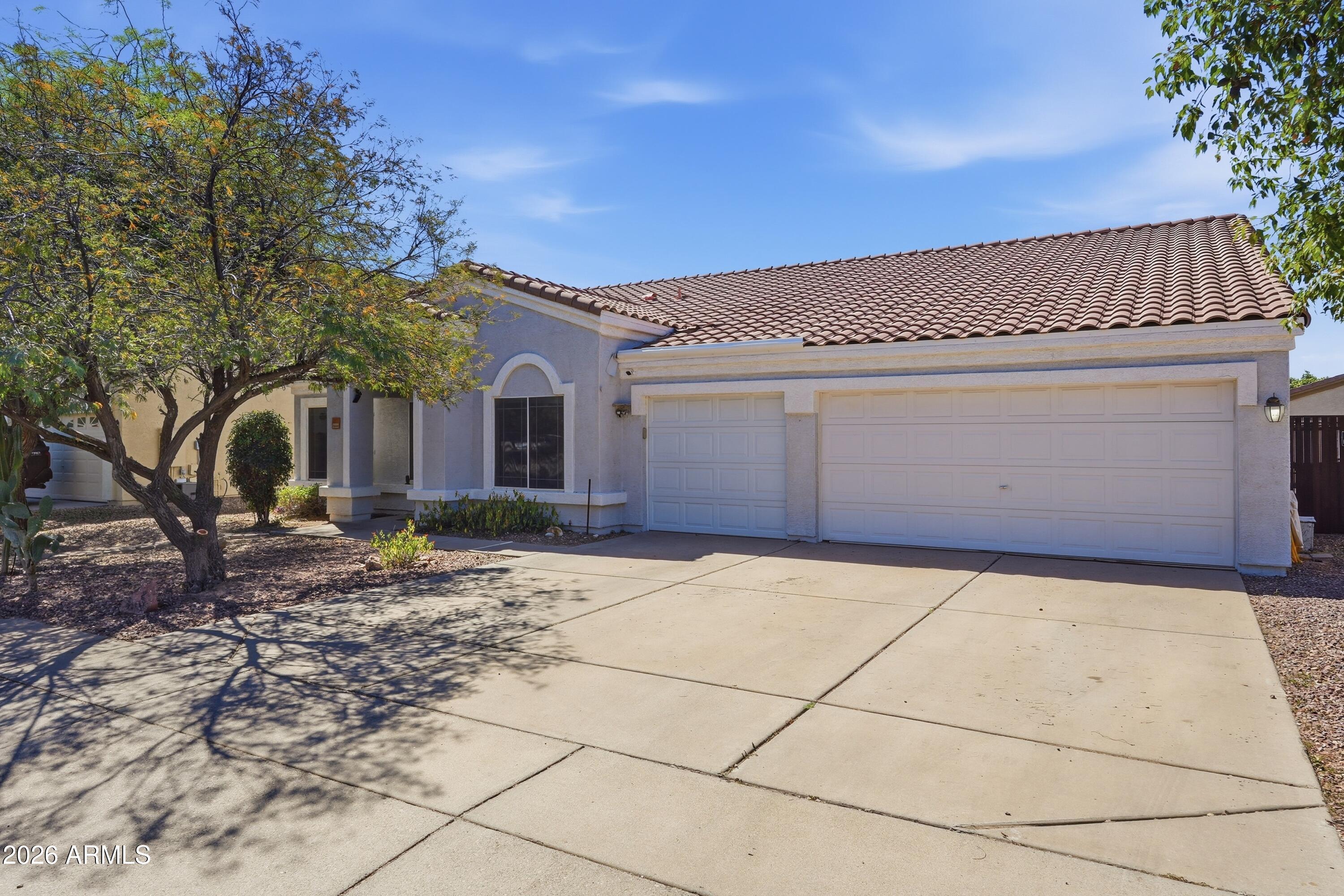 10553 E DOLPHIN Avenue