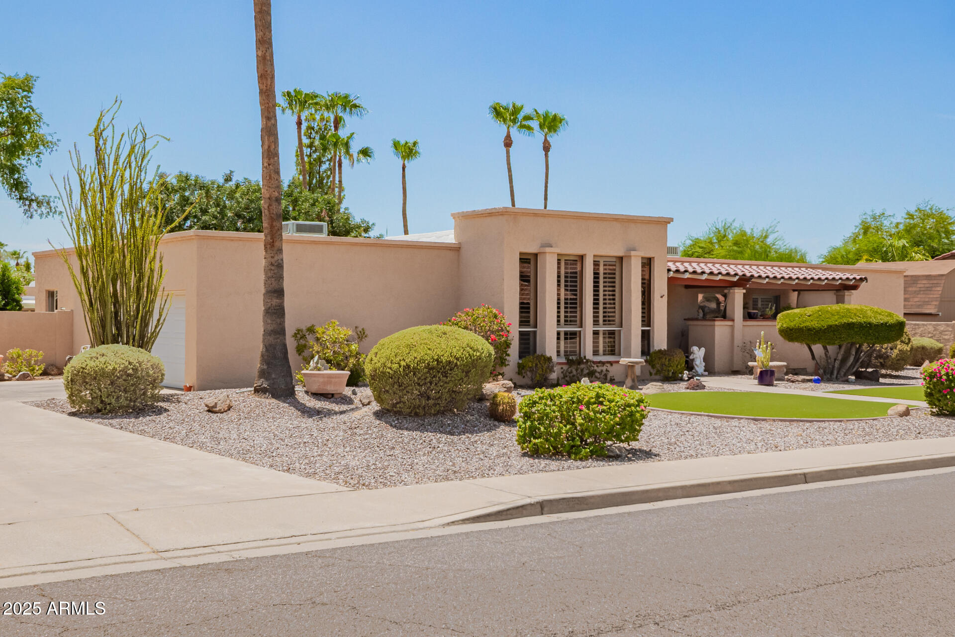 5411 E Acoma Drive