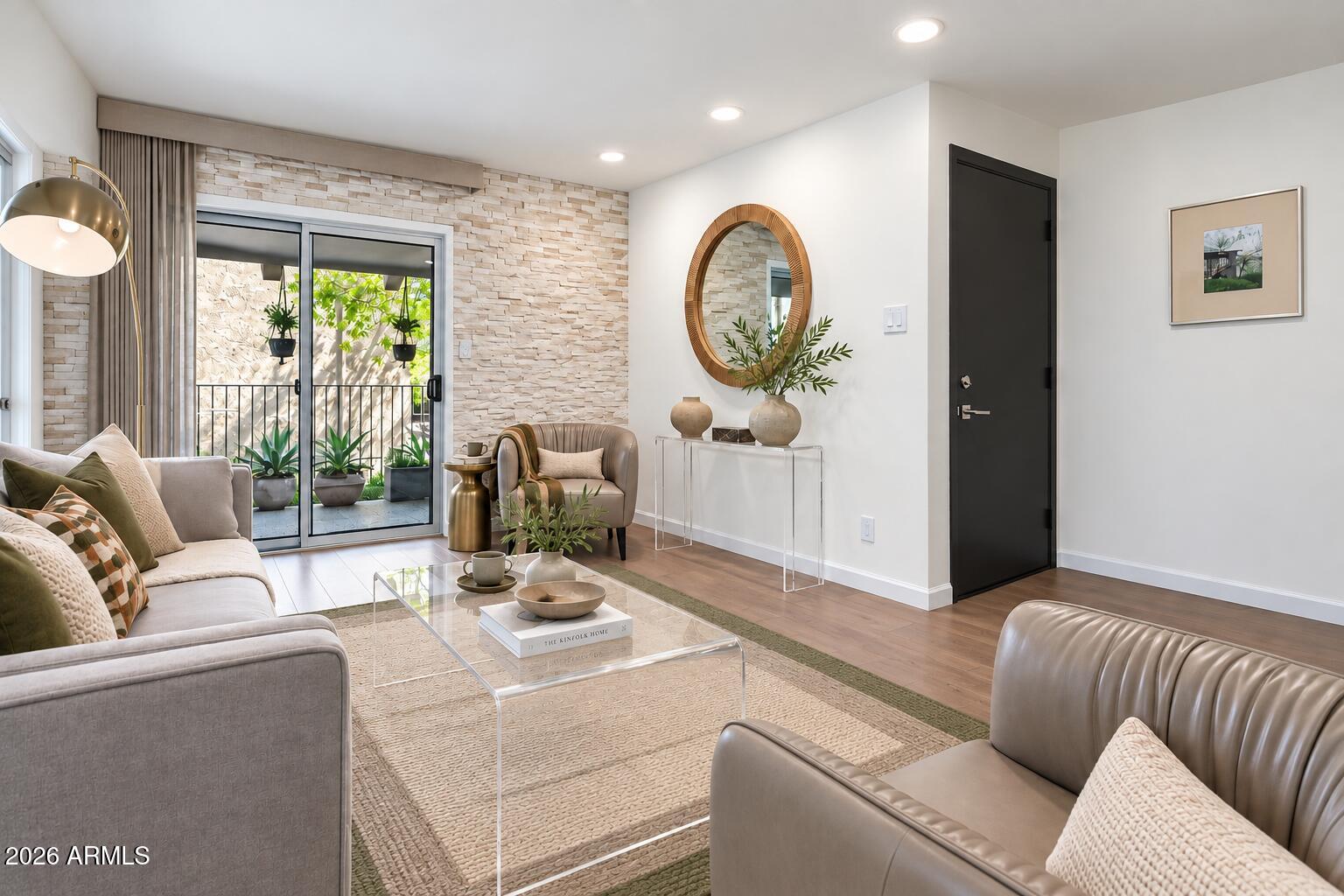 5525 E THOMAS Road M12