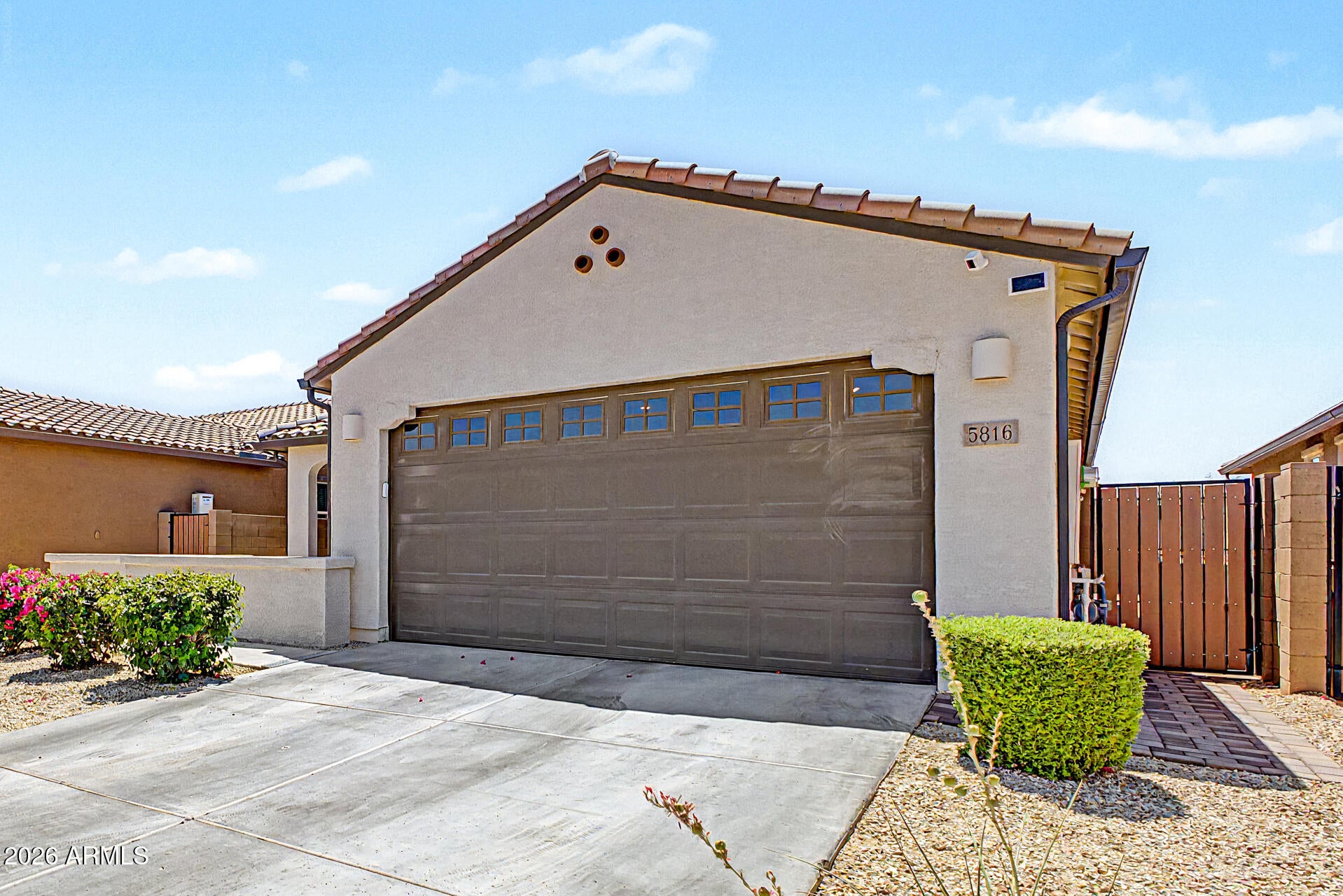 5816 N 90th Drive
