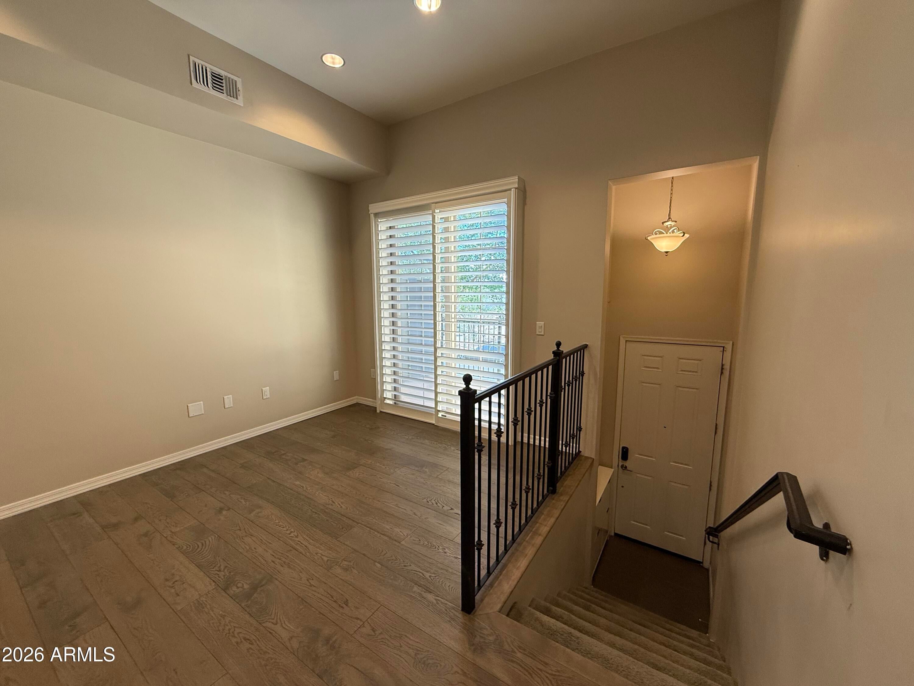 421 W 6TH Street 1003