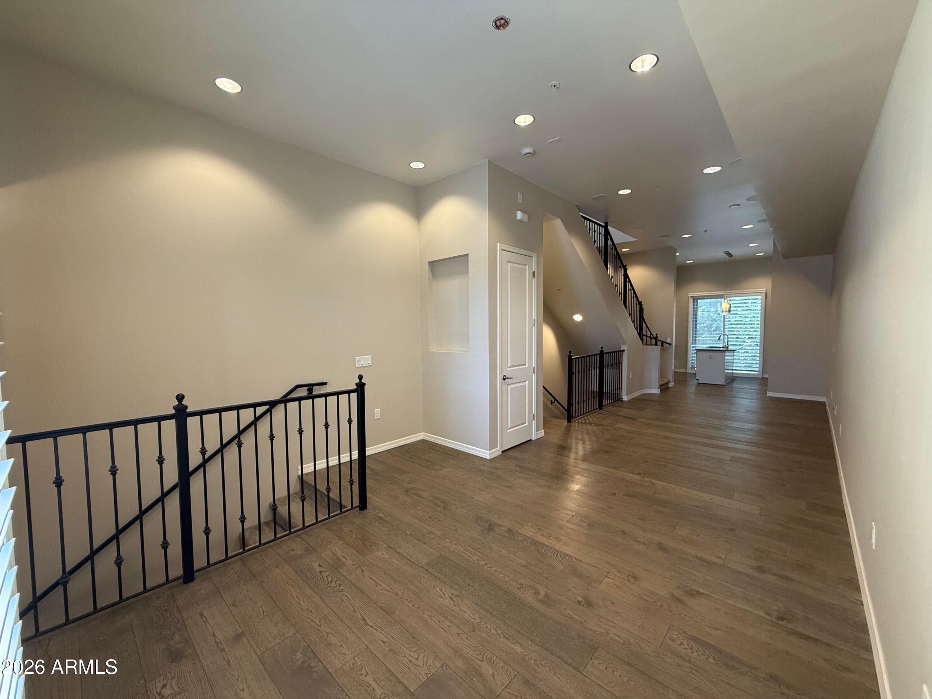 421 W 6TH Street 1003
