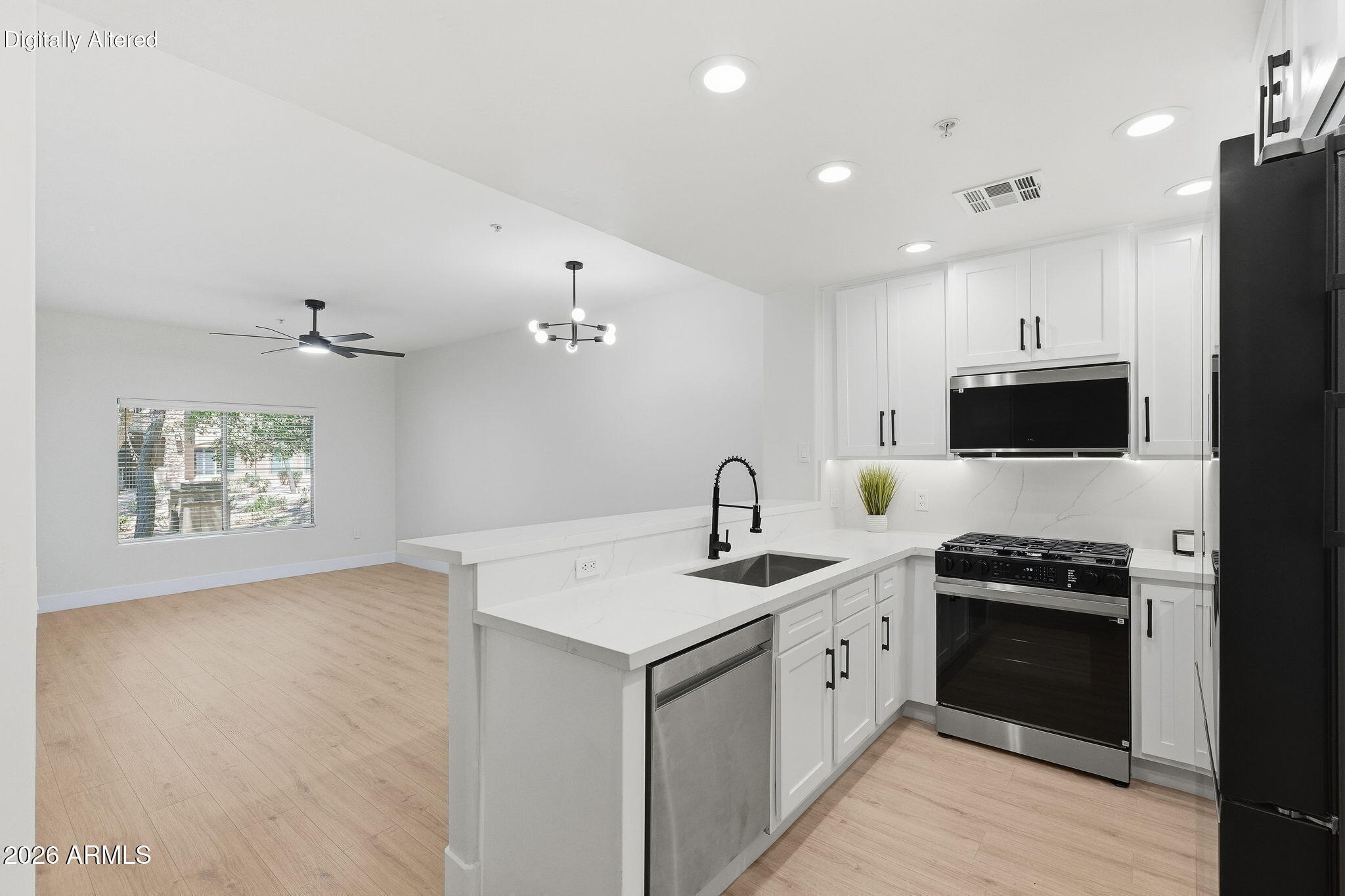 5450 E DEER VALLEY Drive 1200