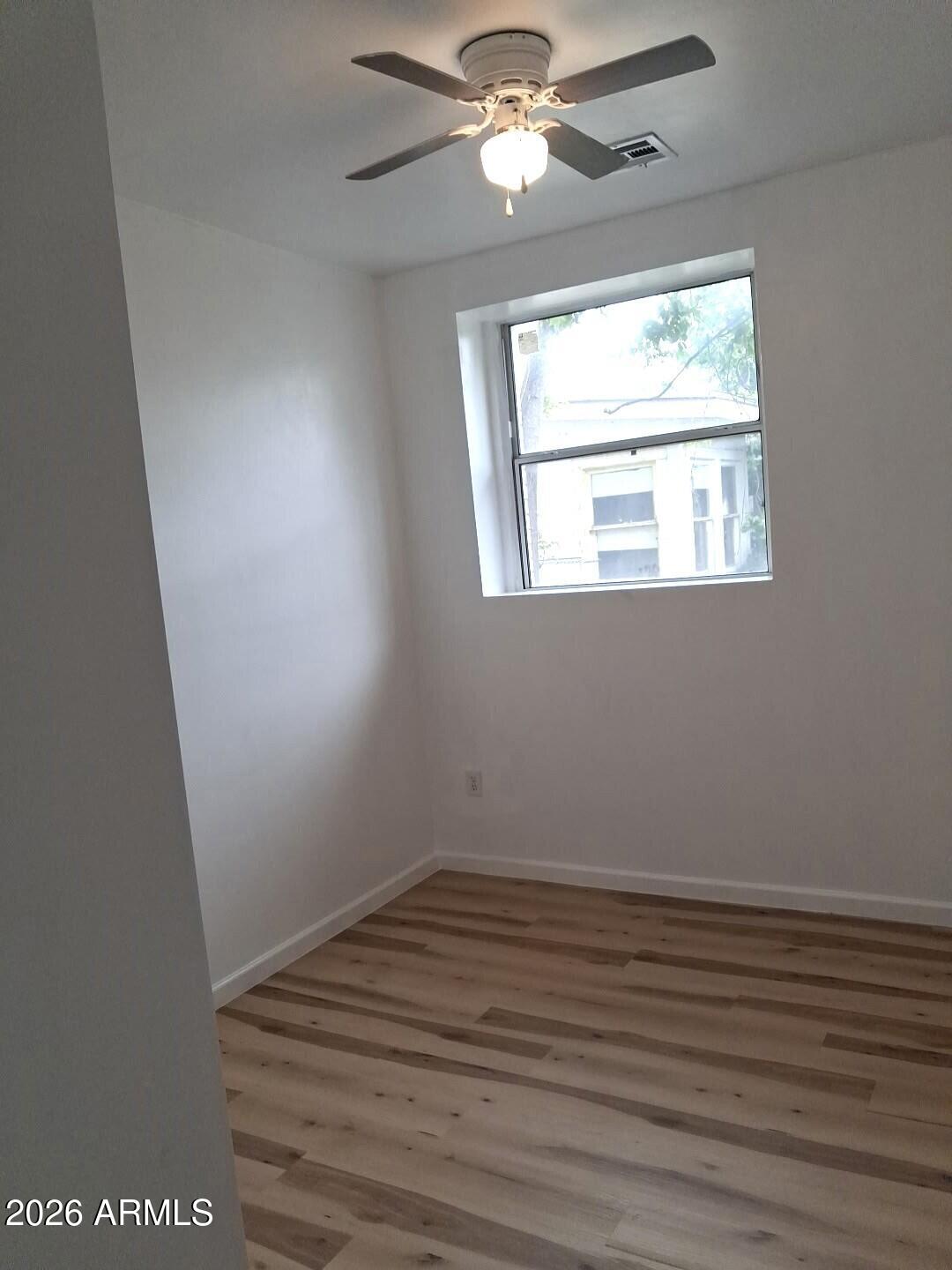 633 E 9TH Street