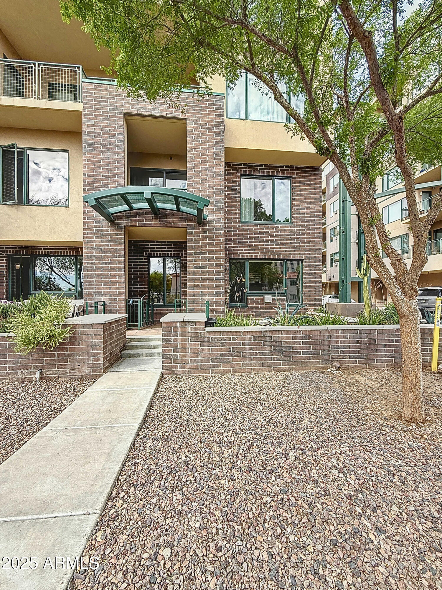 16 W ENCANTO Boulevard 2