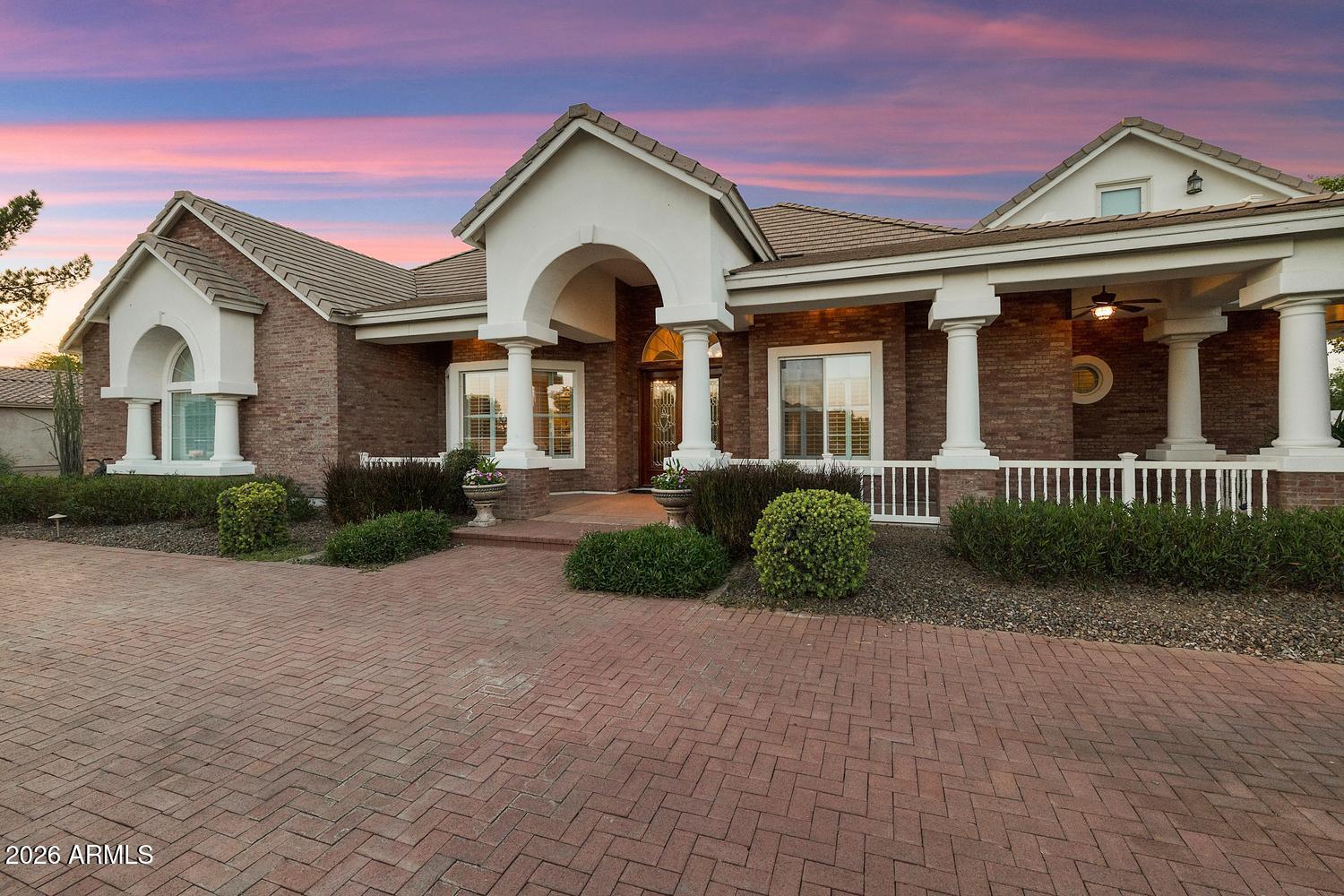 88 E TOLEDO Court