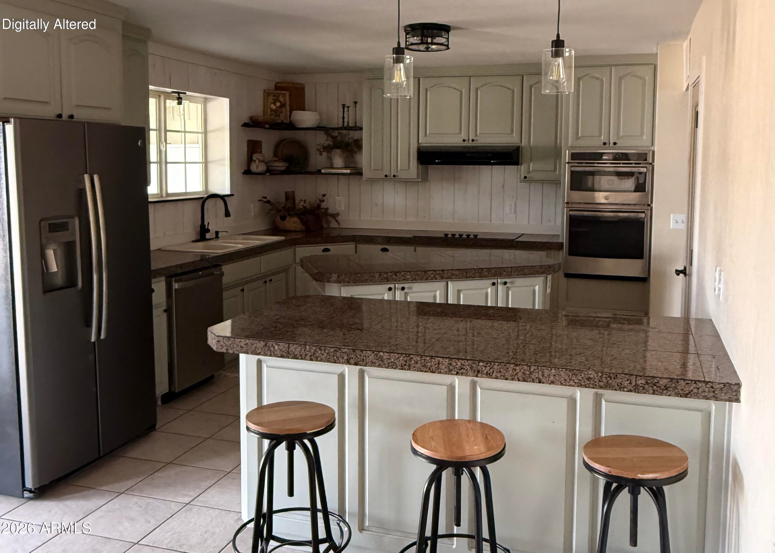 228 W CALLE TUBERIA --