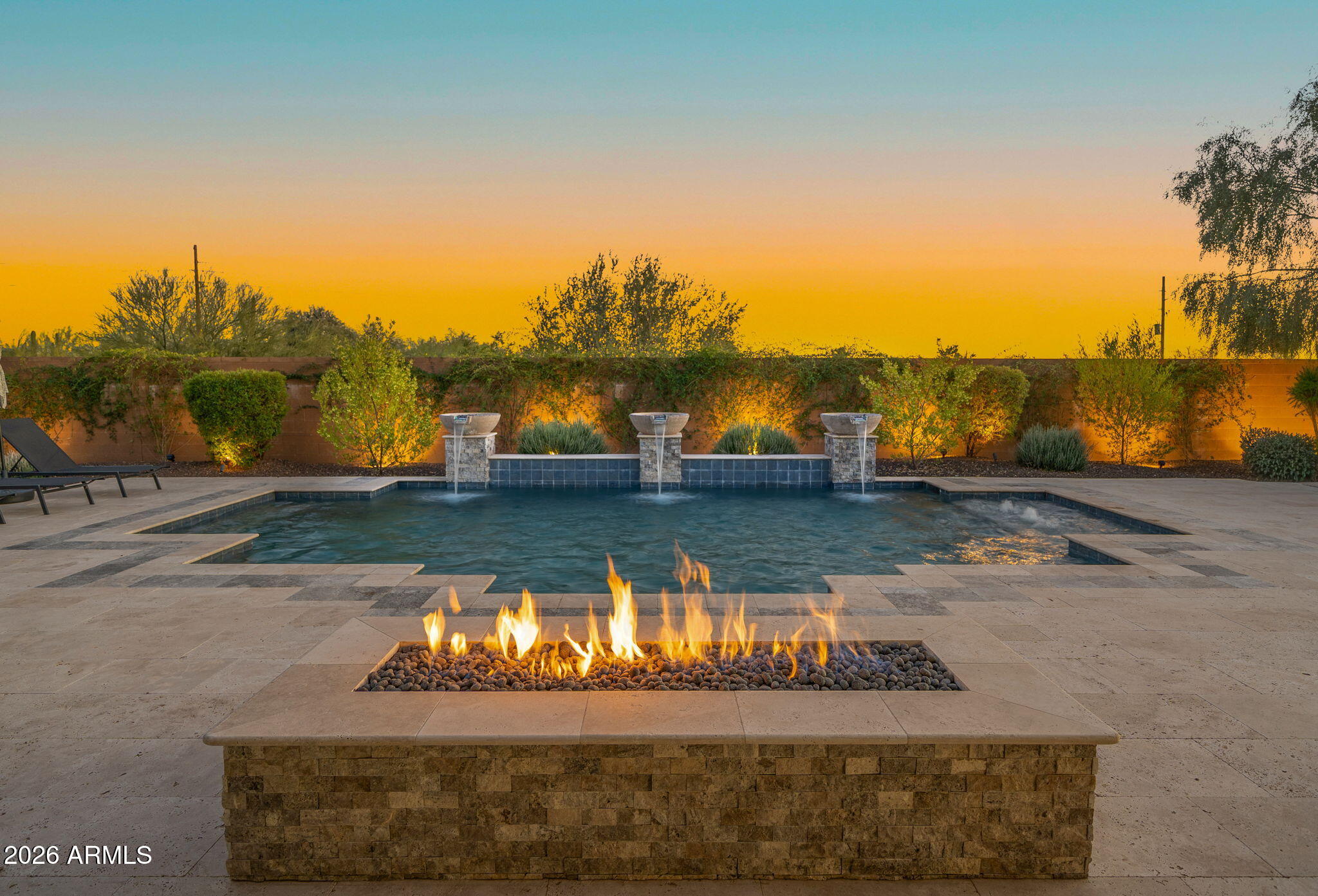 LONE MOUNTAIN - Residential