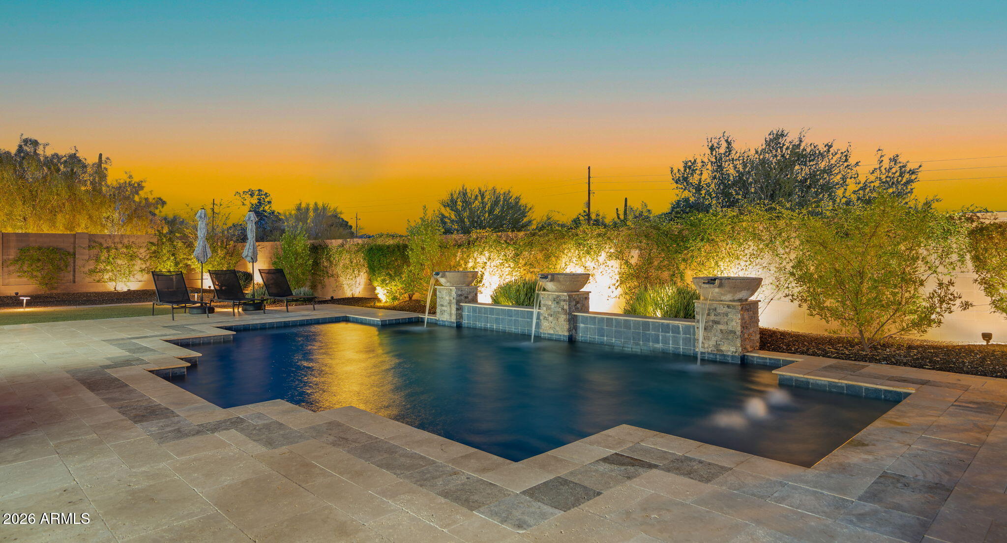 LONE MOUNTAIN - Residential