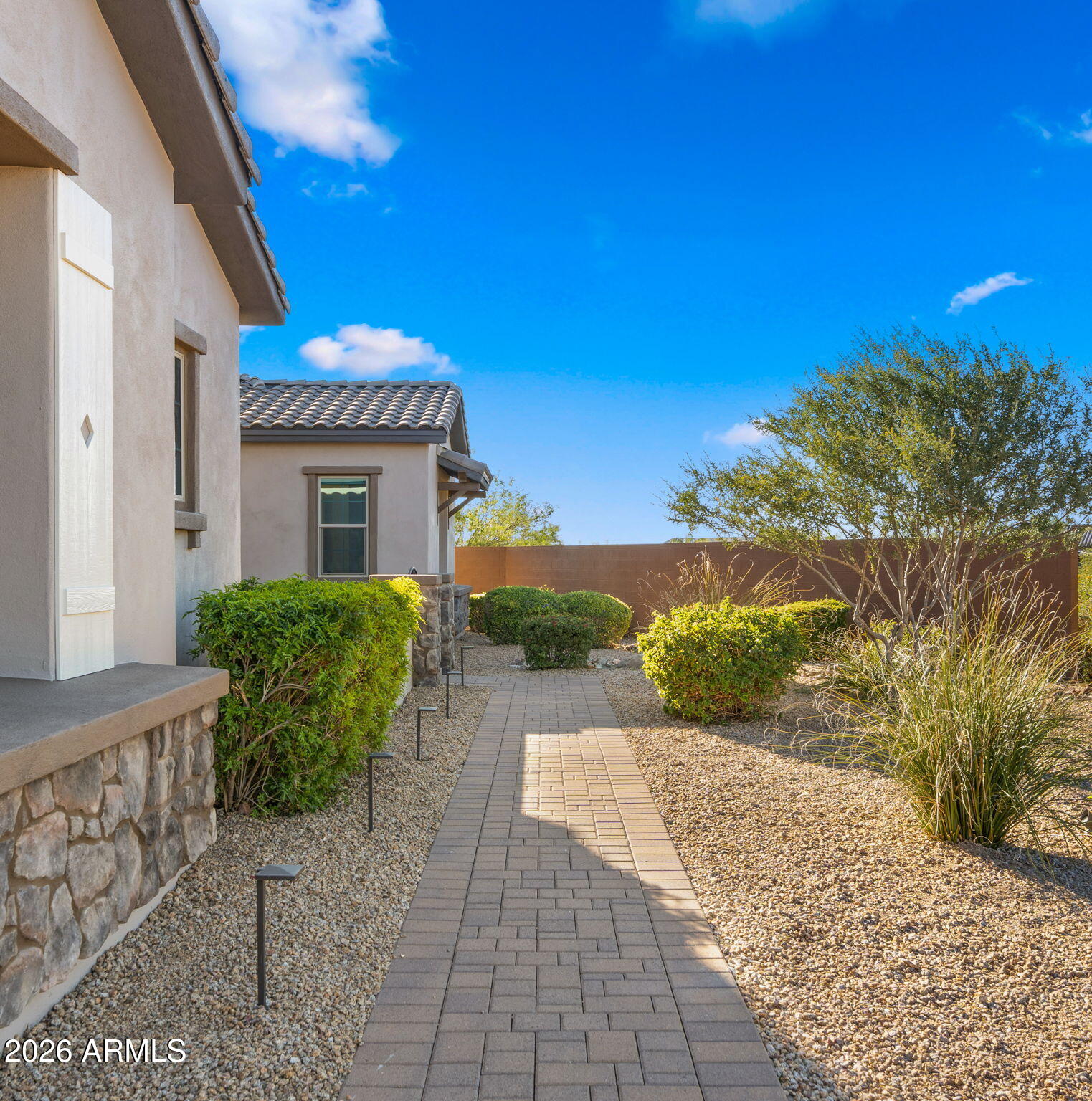 LONE MOUNTAIN - Residential