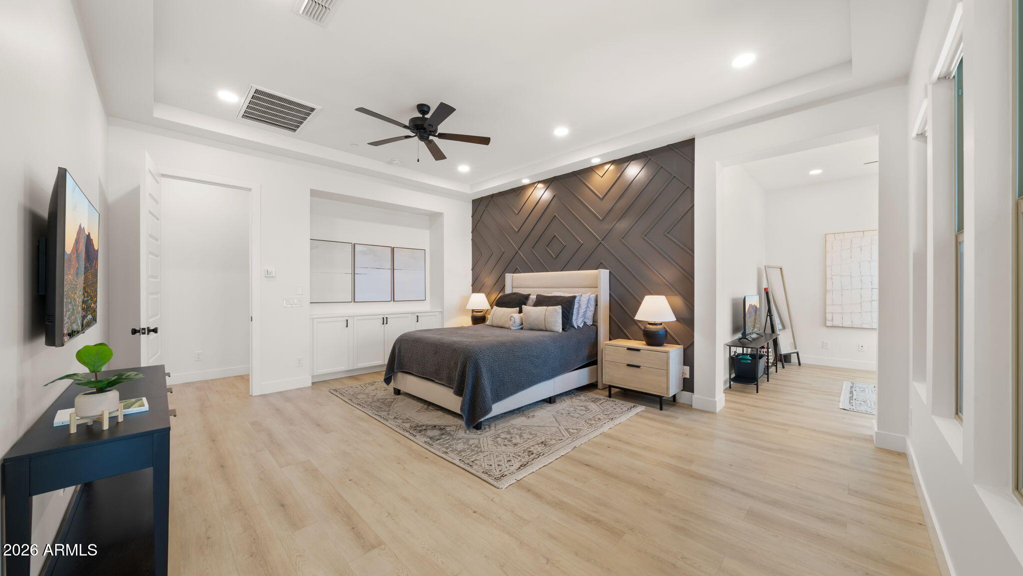 LONE MOUNTAIN - Residential